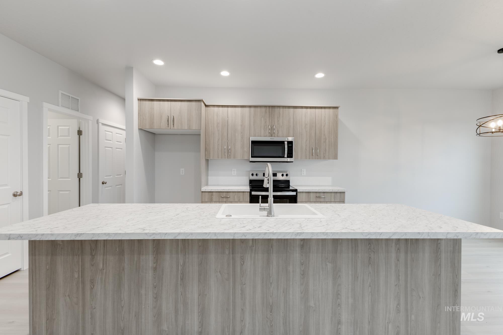 16922 Silo Ave Property Photo 3