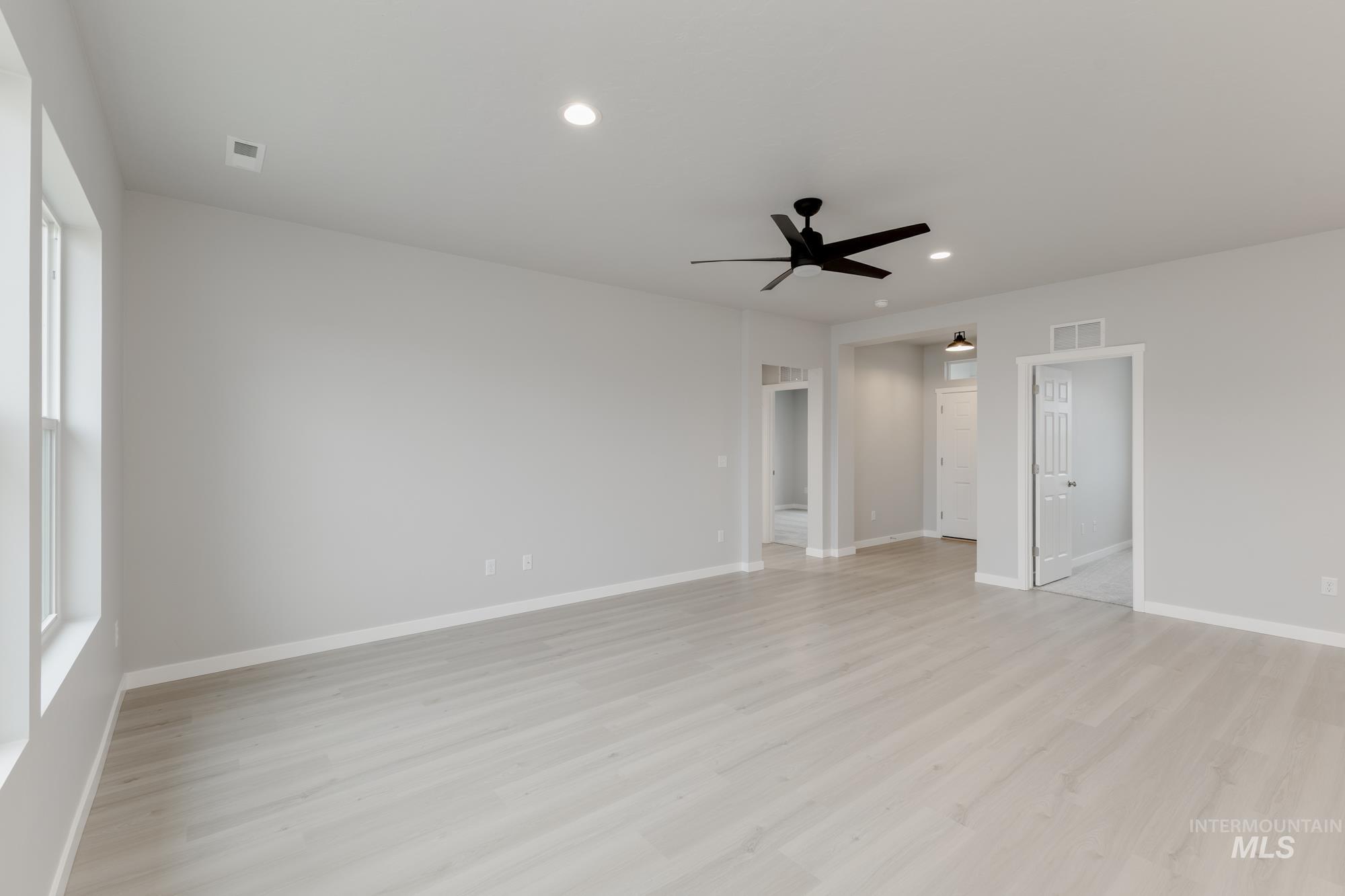 16922 Silo Ave Property Photo 8