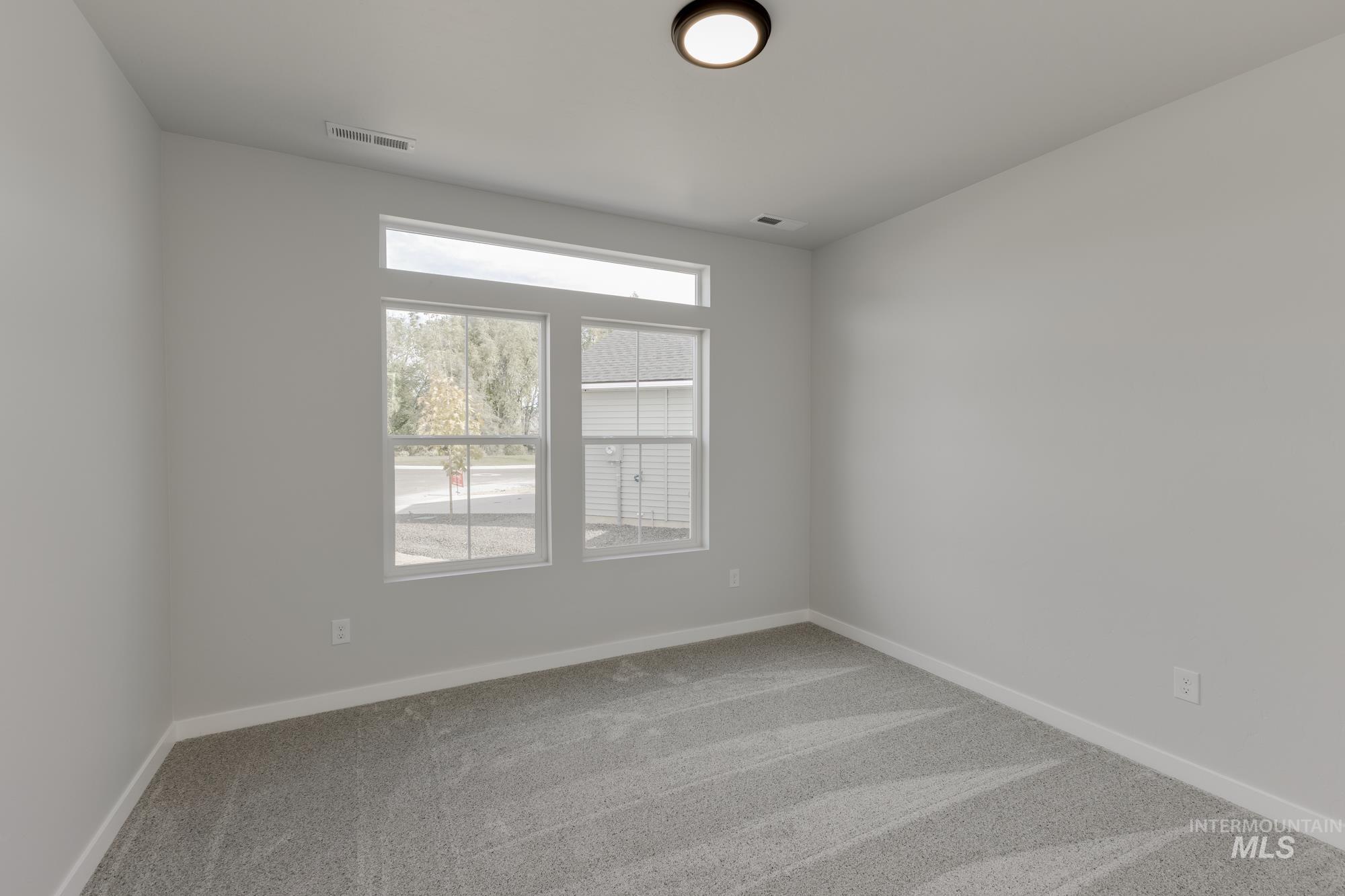 4546 S Amsterdam Ave Property Photo 10