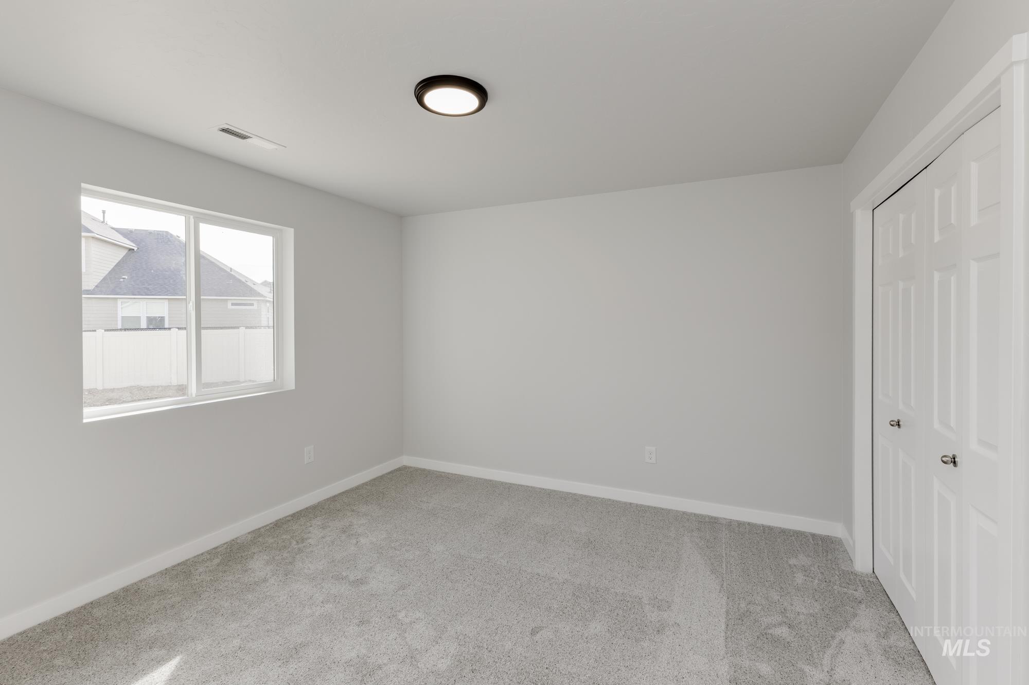 4546 S Amsterdam Ave Property Photo 12