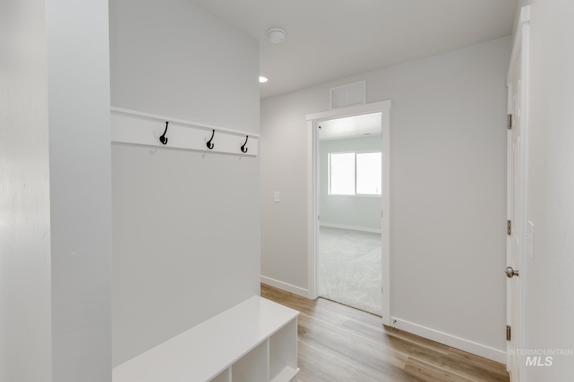 4546 S Amsterdam Ave Property Photo 13