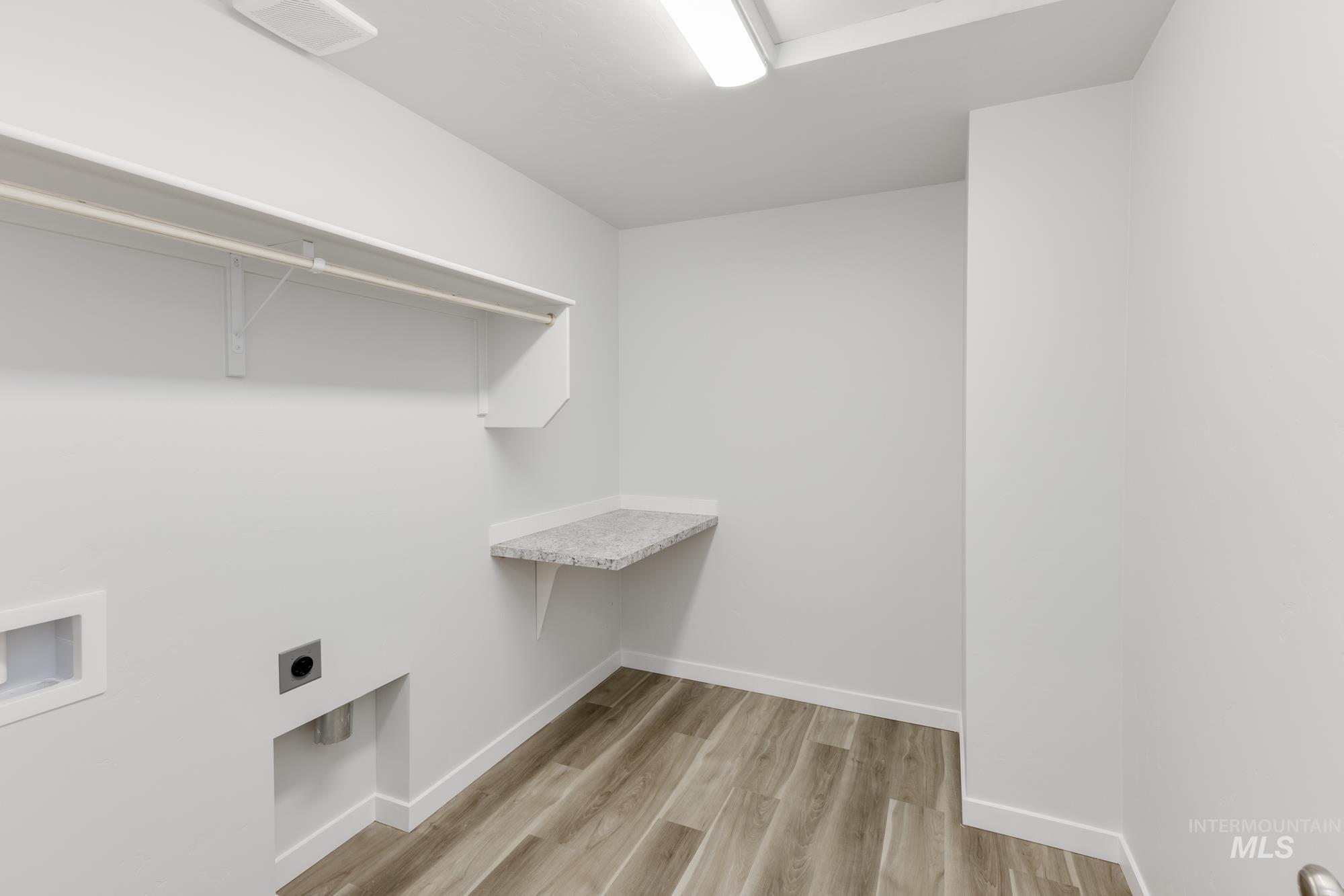 4546 S Amsterdam Ave Property Photo 15