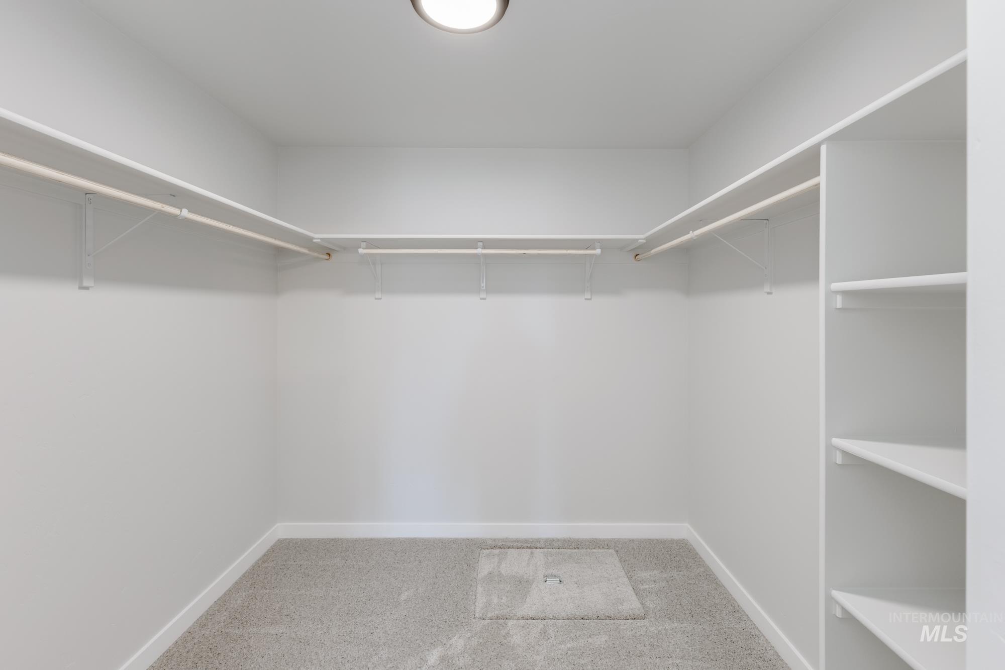 4546 S Amsterdam Ave Property Photo 19