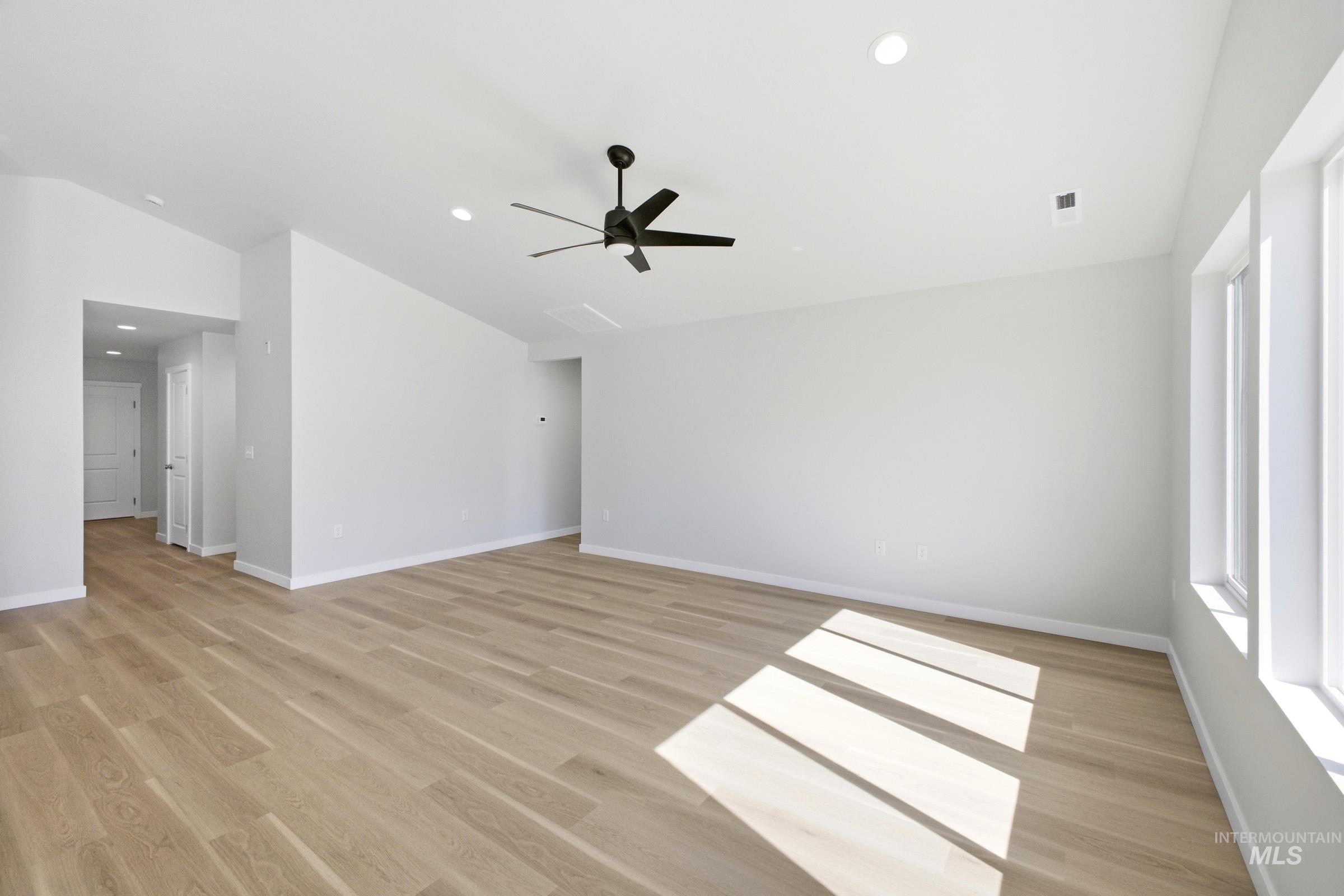 16434 Backfill Ave Property Photo 8
