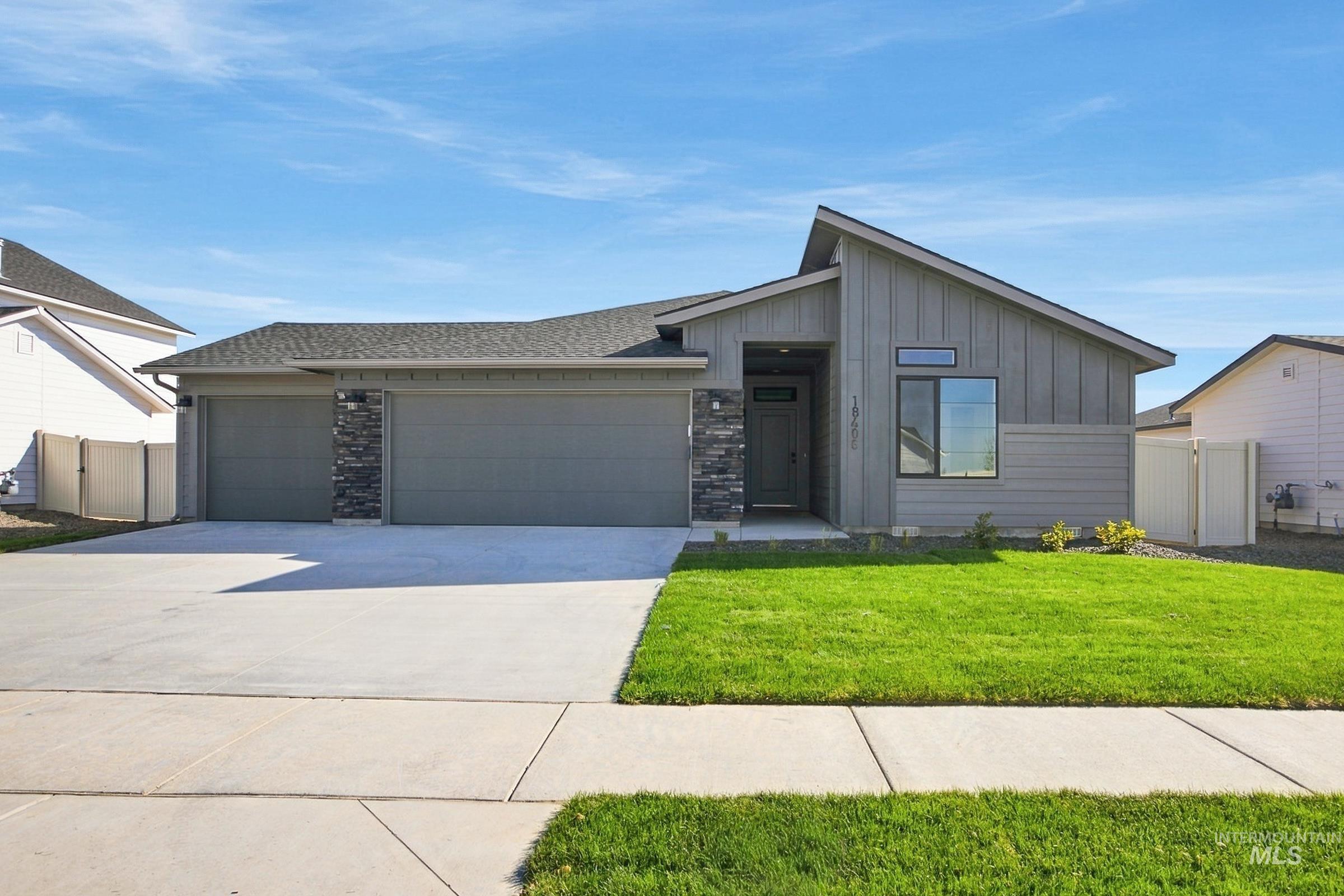 18406 N Calla Lily Ave Property Photo 1