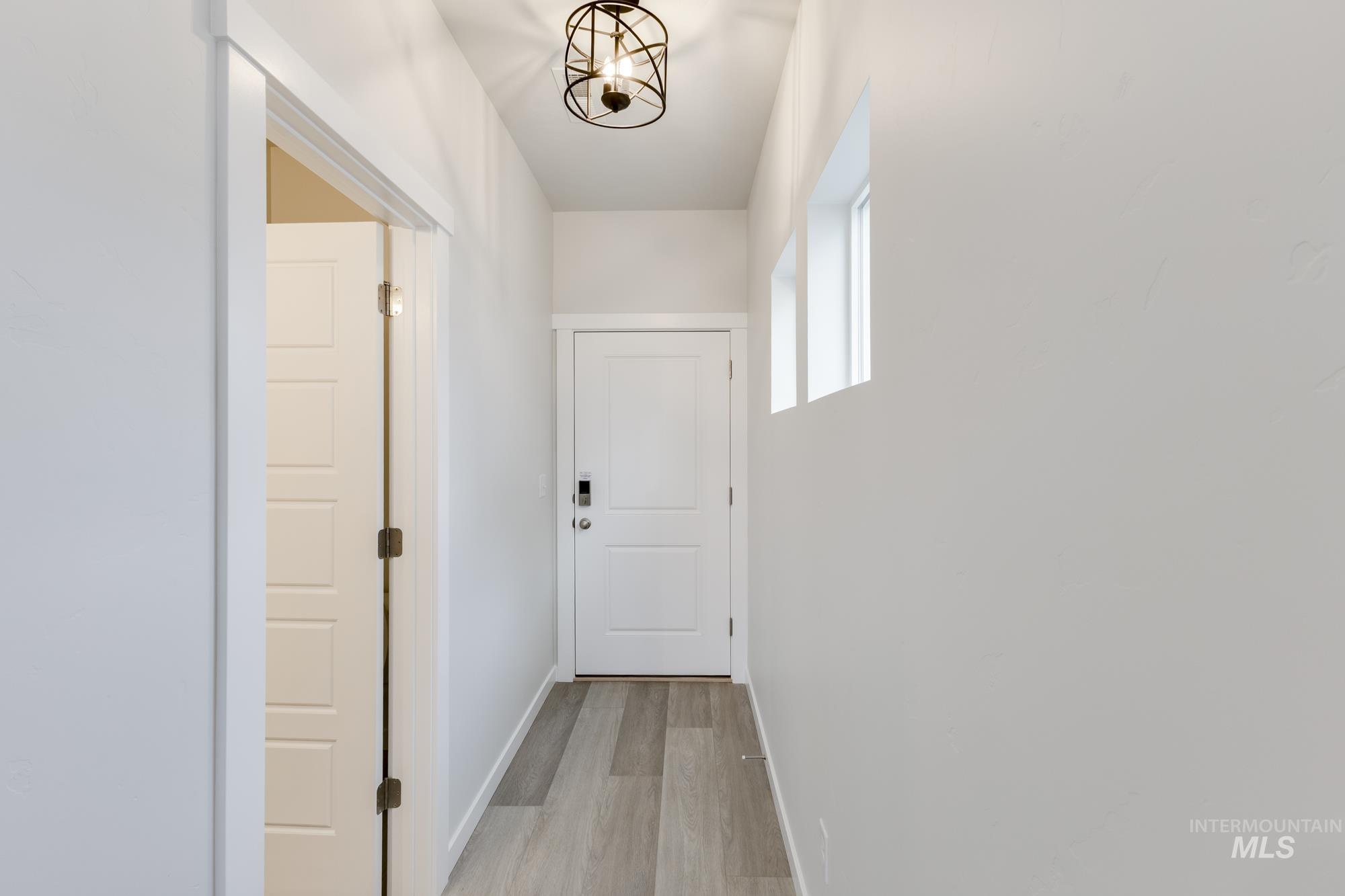 2086 S Summerson Way Property Photo 2