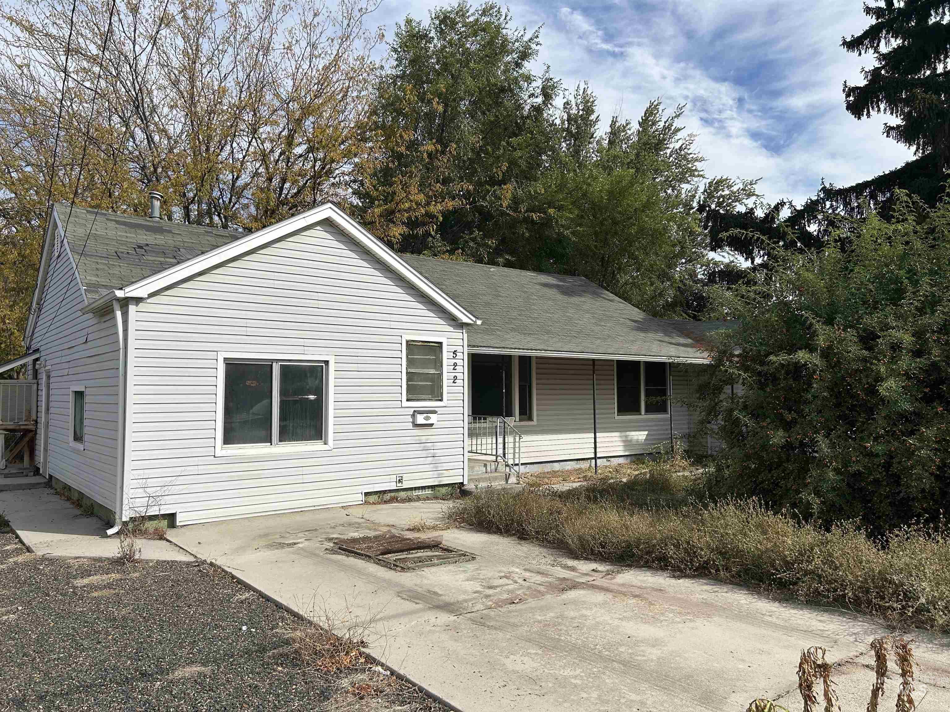 522 W Broadway Ave Property Photo 1