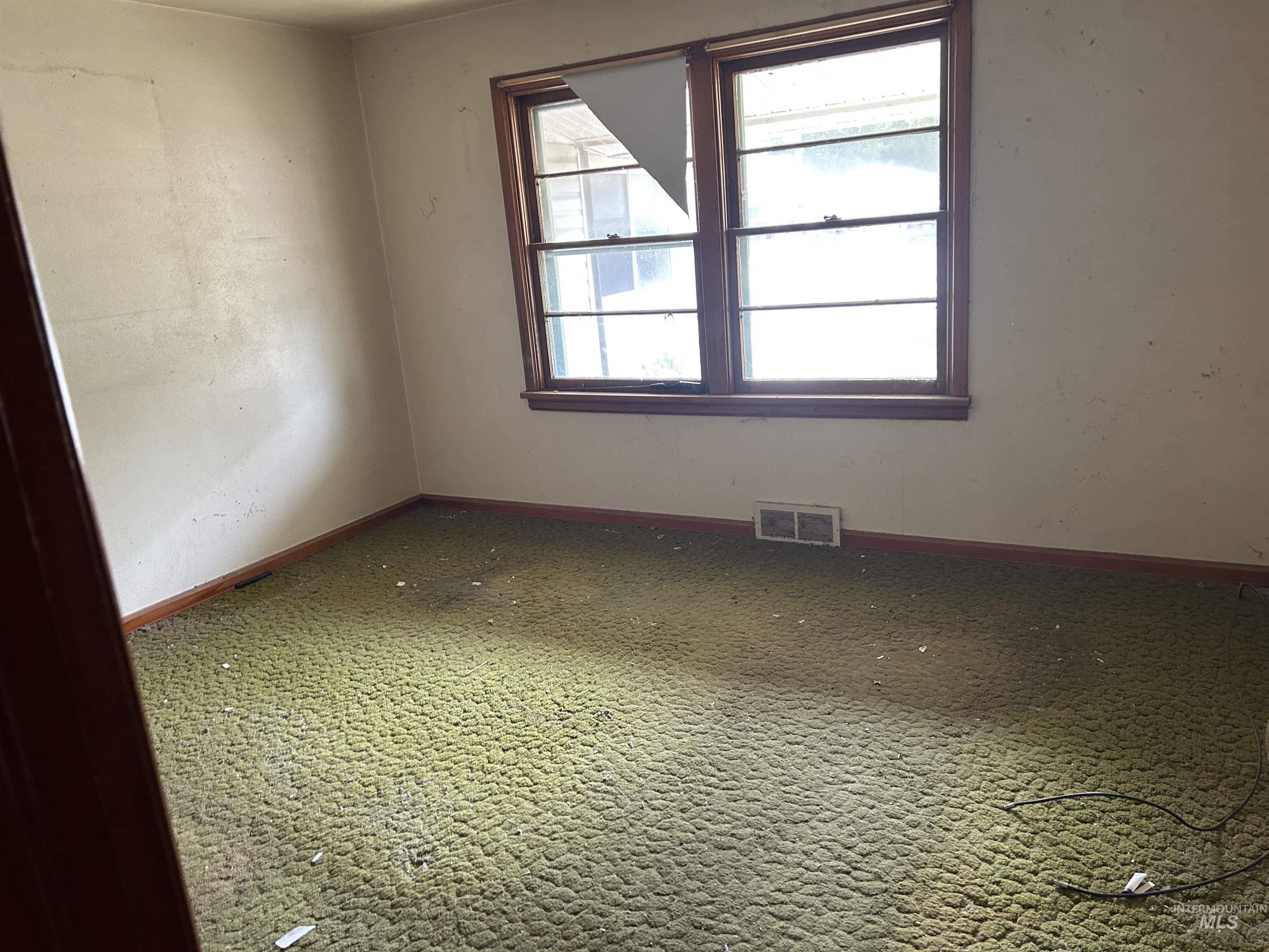522 W Broadway Ave Property Photo 6