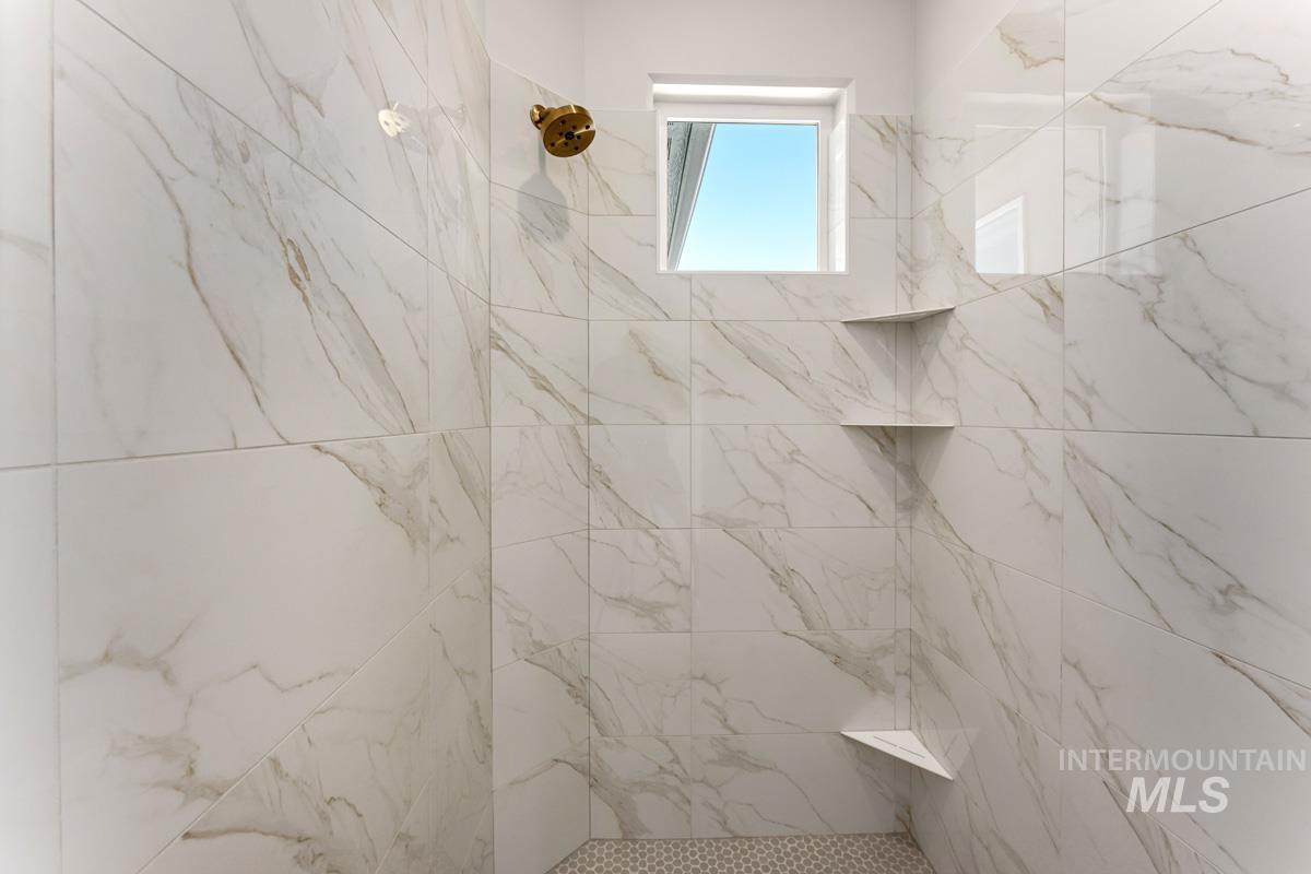 13926 N Ermine Ave Property Photo 22
