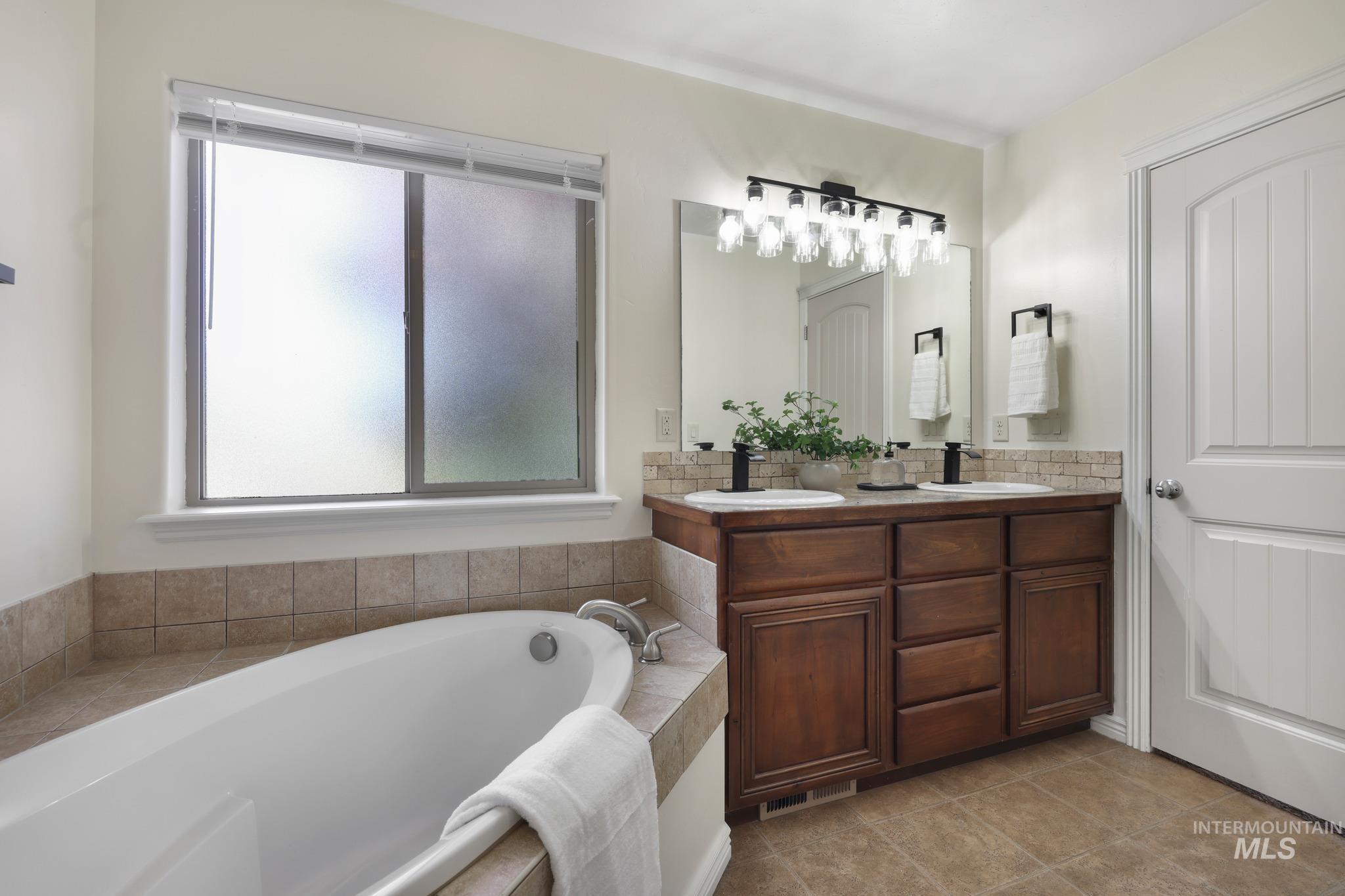 23 N 950 E. Property Photo 19