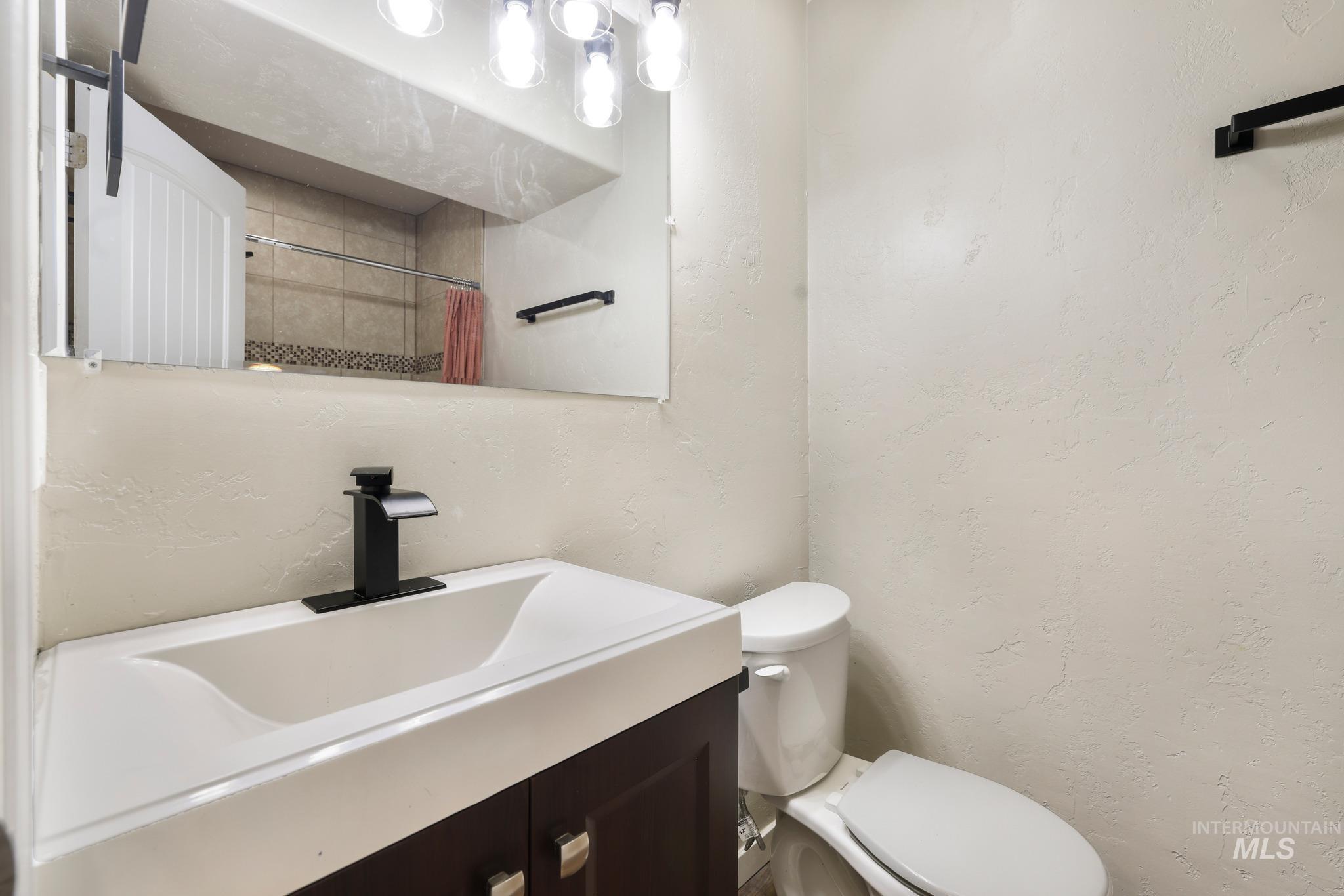 23 N 950 E. Property Photo 26