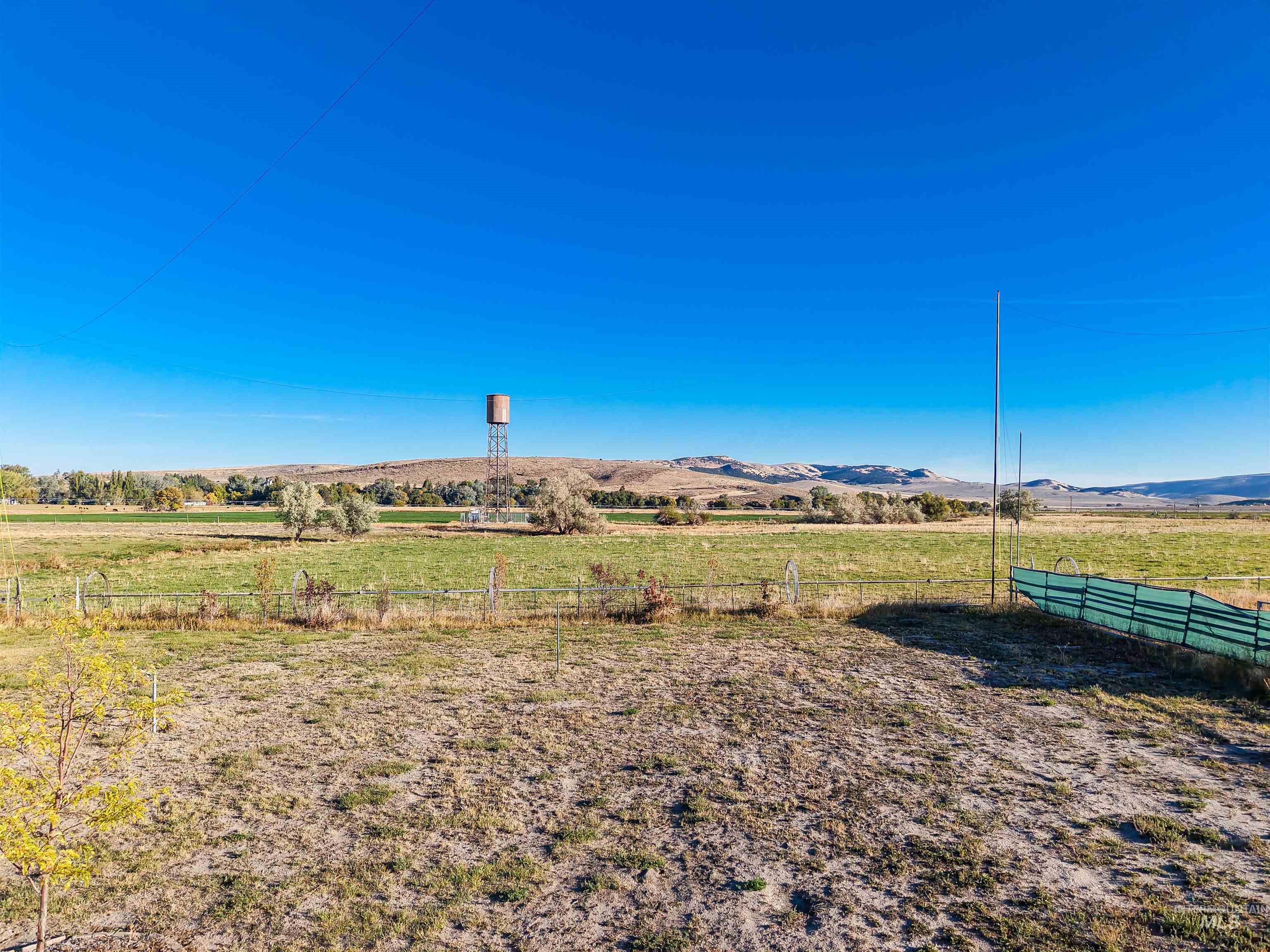 889 S Hwy 77 Property Photo 19