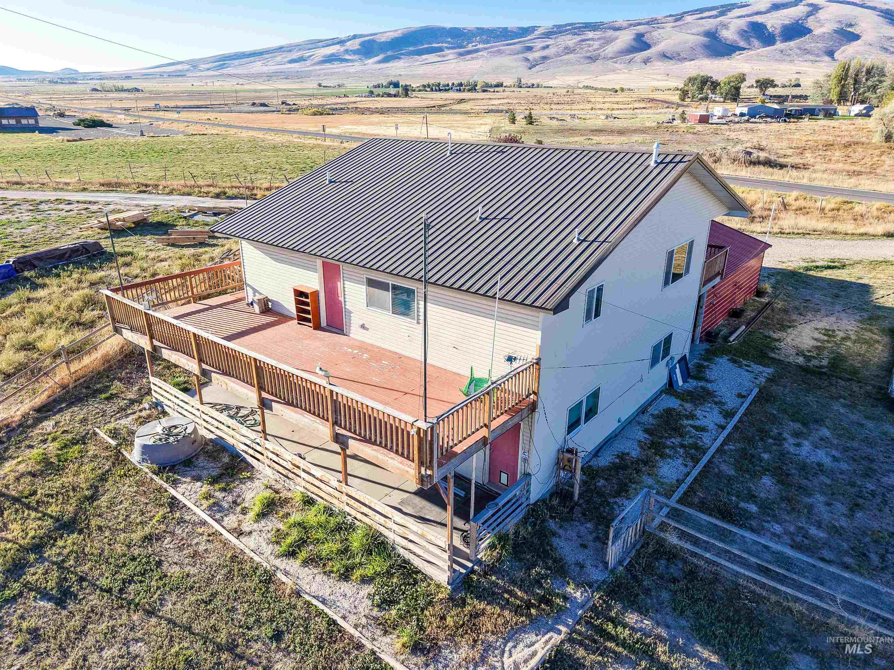 889 S Hwy 77 Property Photo 21