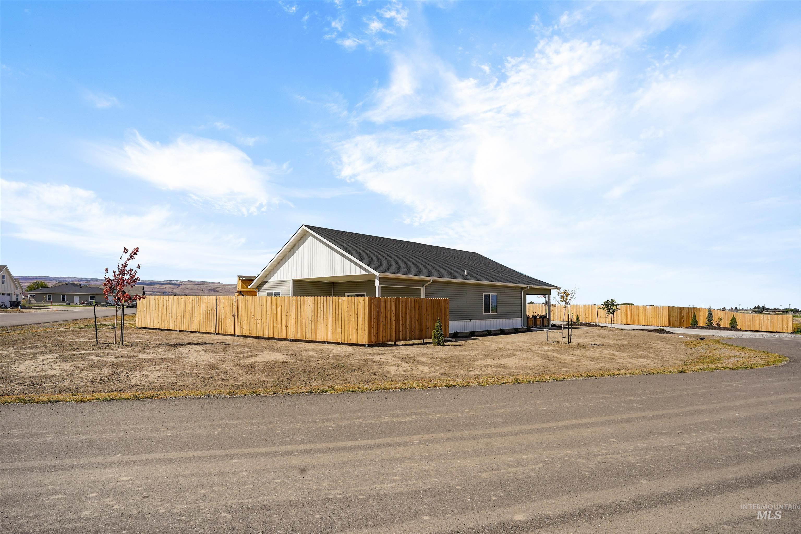 595 N Pioneer Way Property Photo 16
