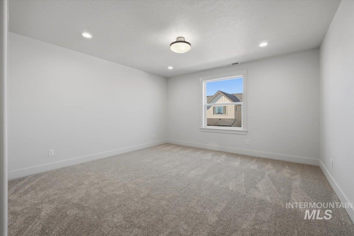 9429 S Esmeralda Ave Property Photo 23