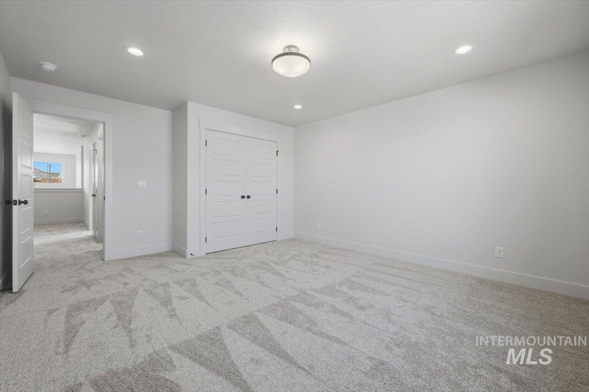 9429 S Esmeralda Ave Property Photo 24
