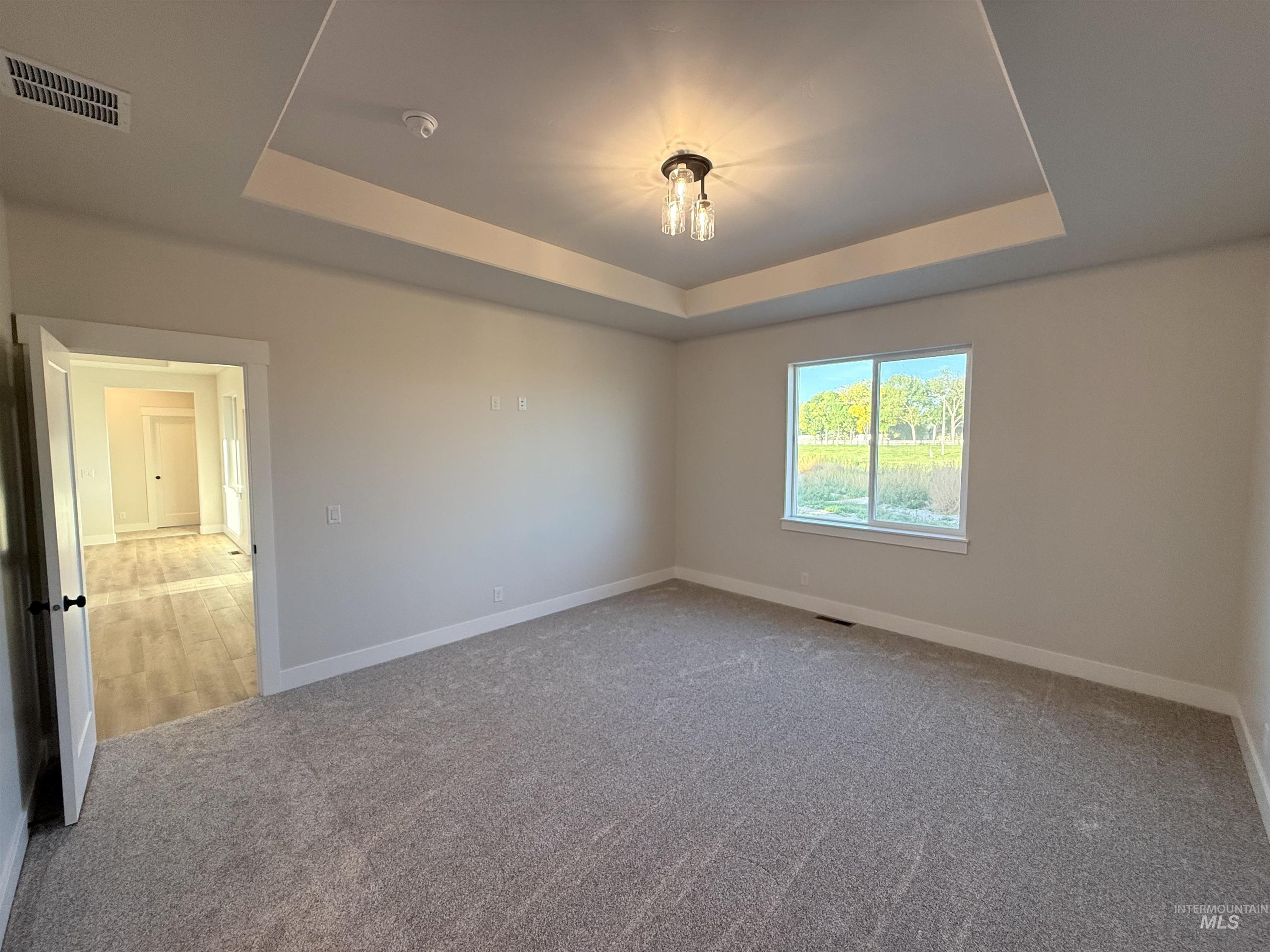 716 W Clark St. Property Photo 10
