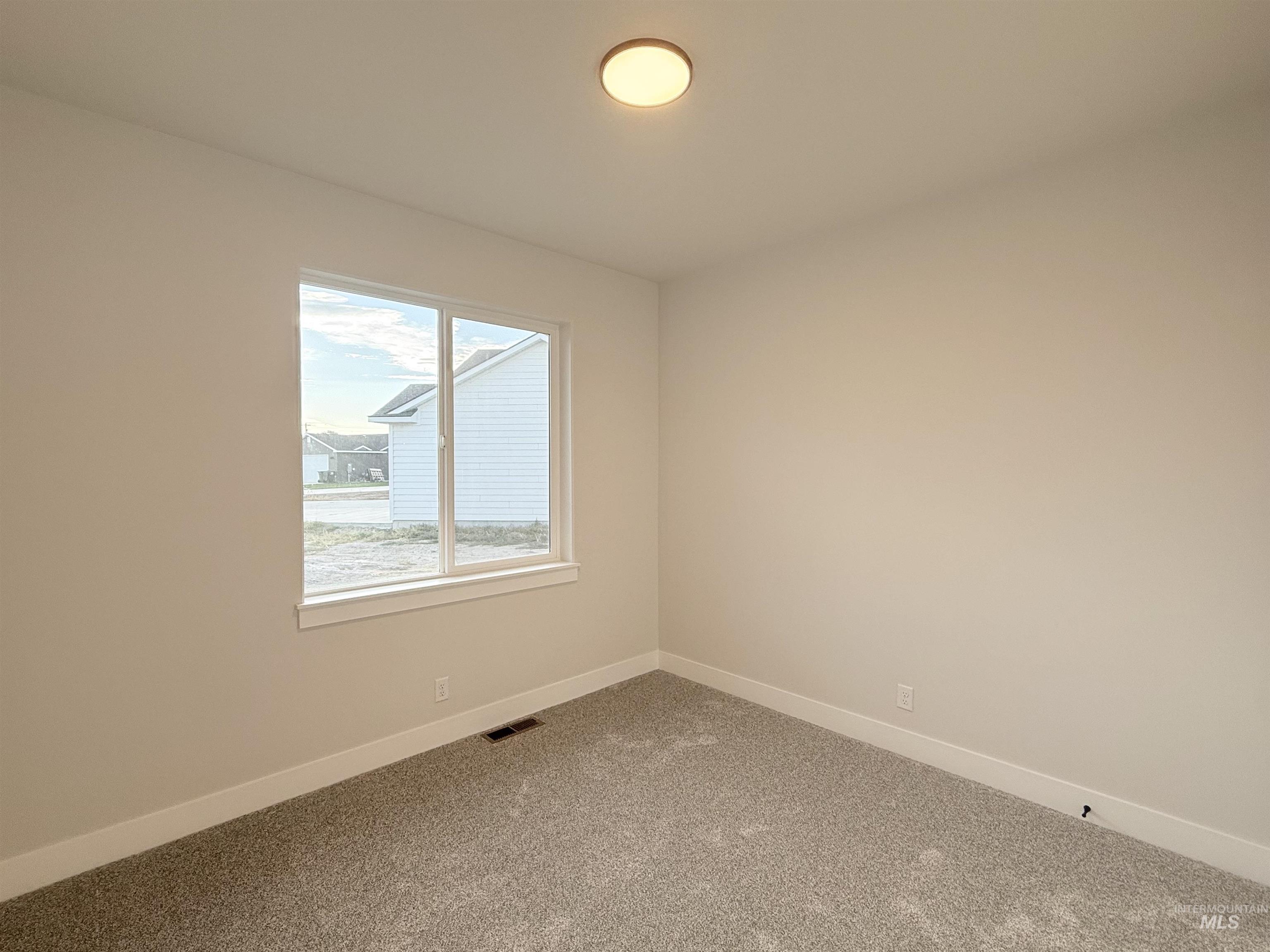 716 W Clark St. Property Photo 23