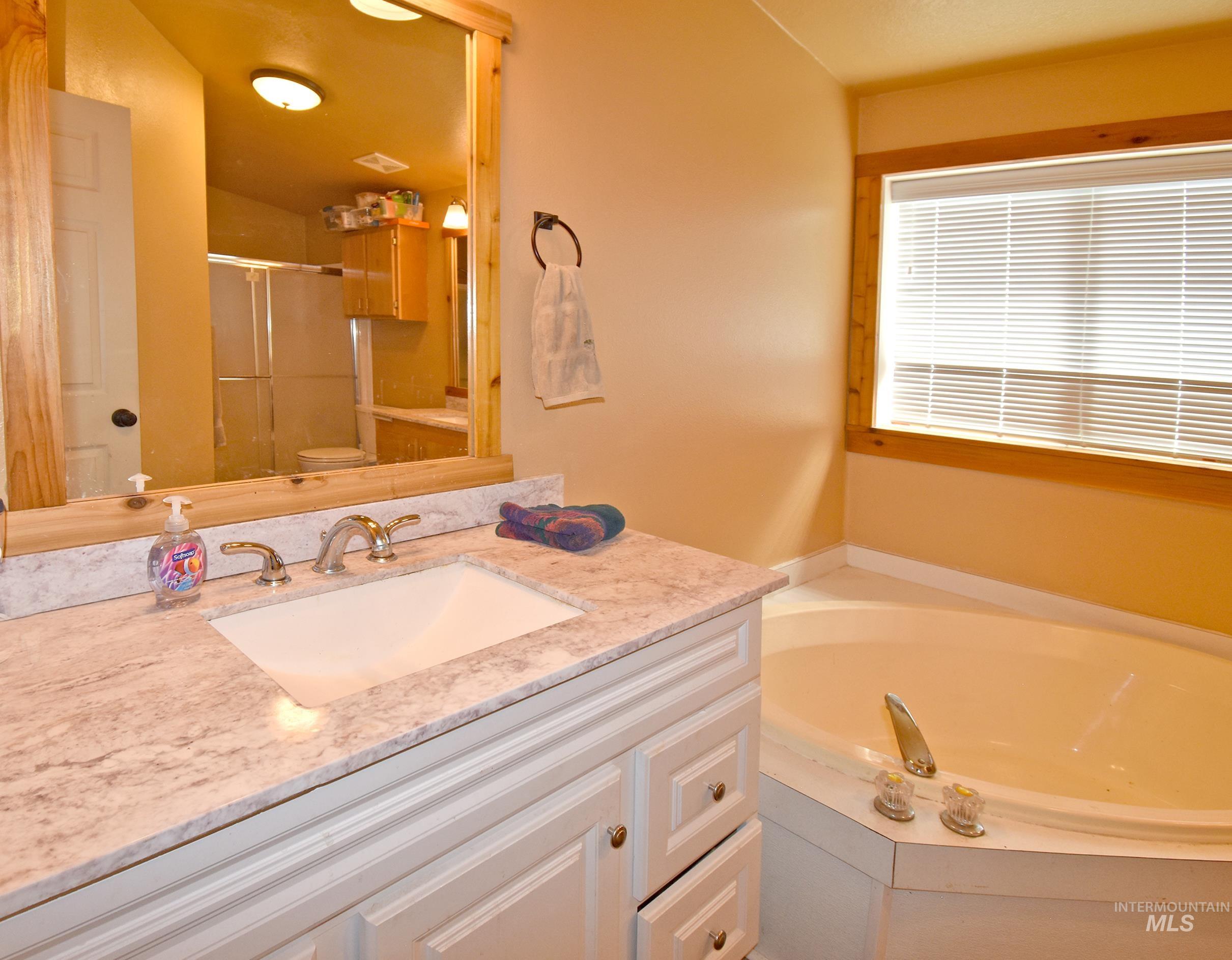 7206 Cavendish Highway Property Photo 16