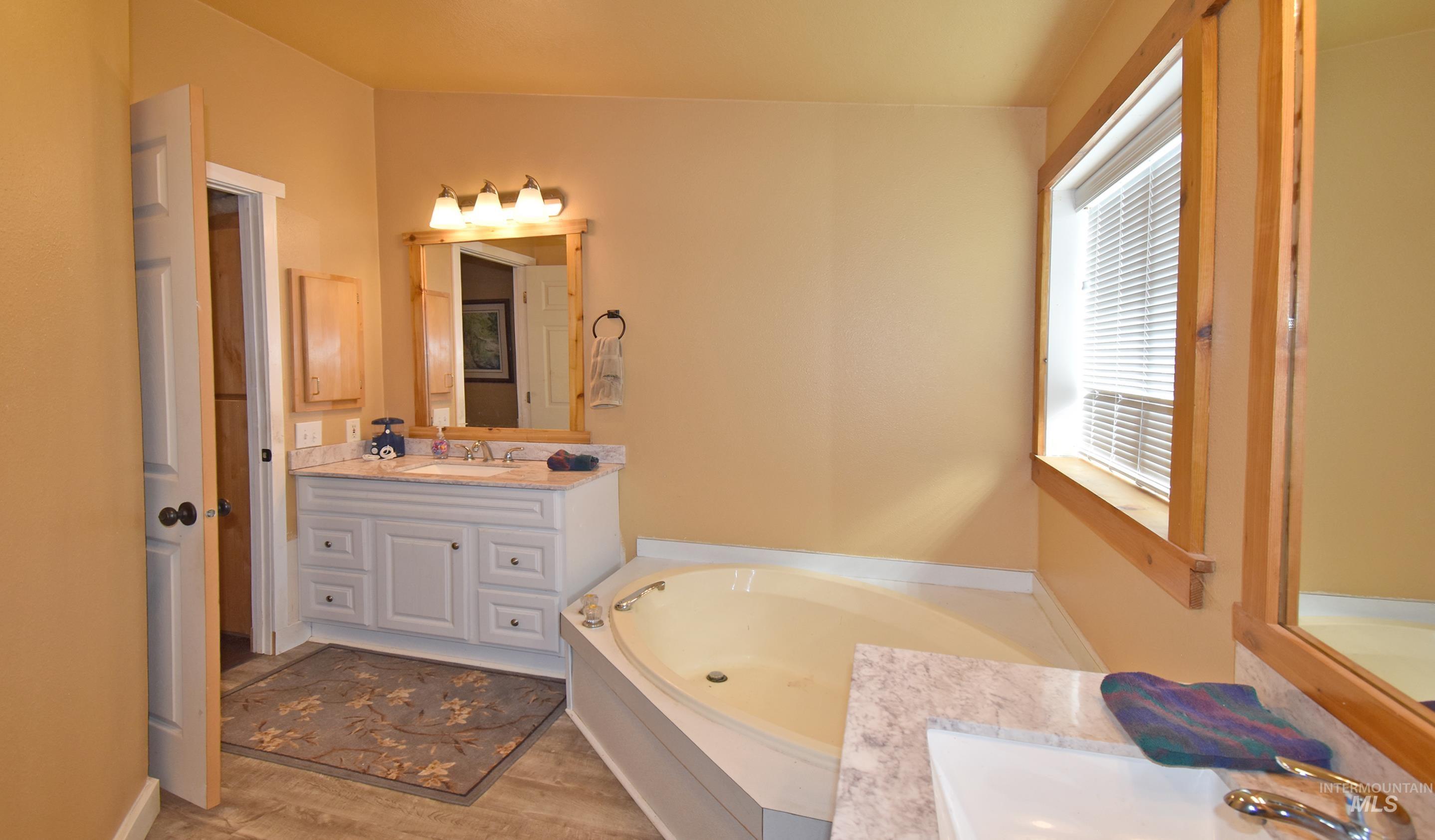 7206 Cavendish Highway Property Photo 18
