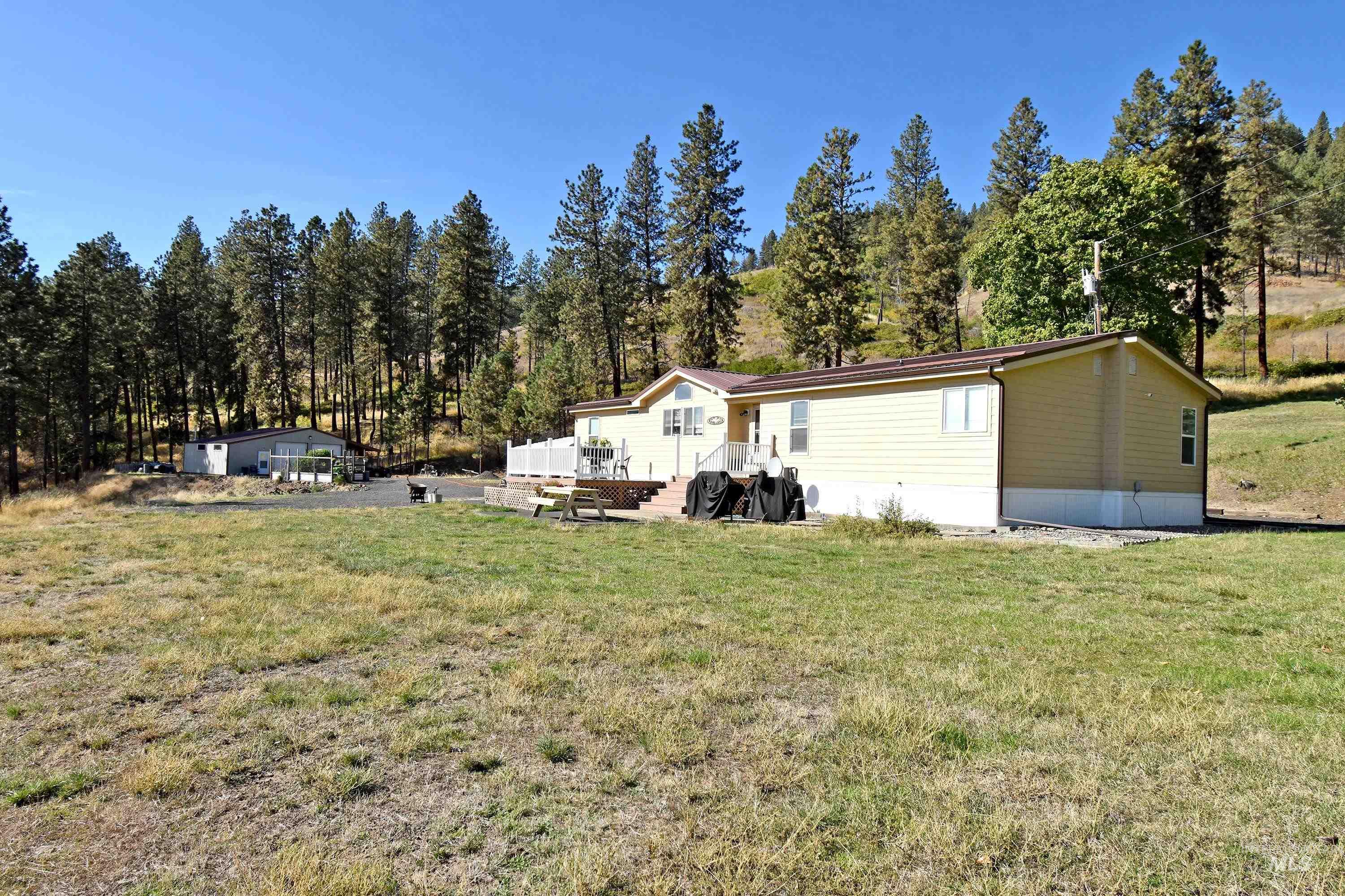 7206 Cavendish Highway Property Photo 38