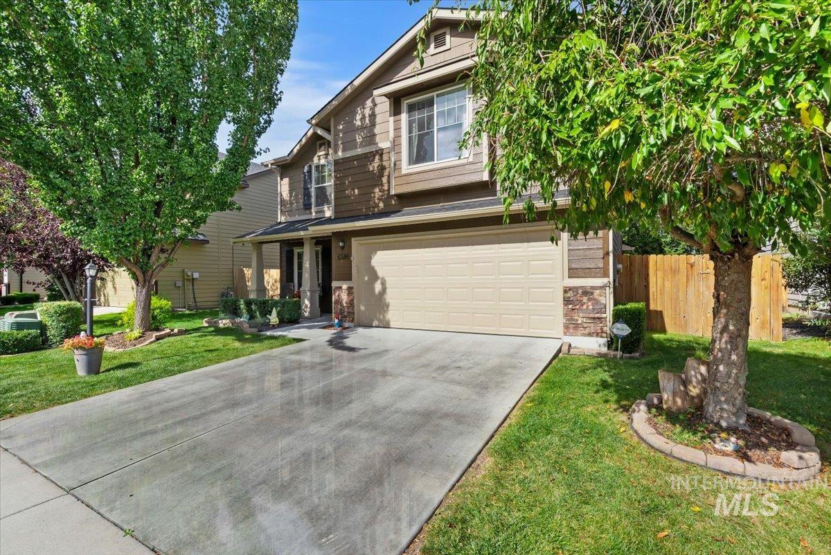 6586 E Gardenia Ln. Property Photo 3