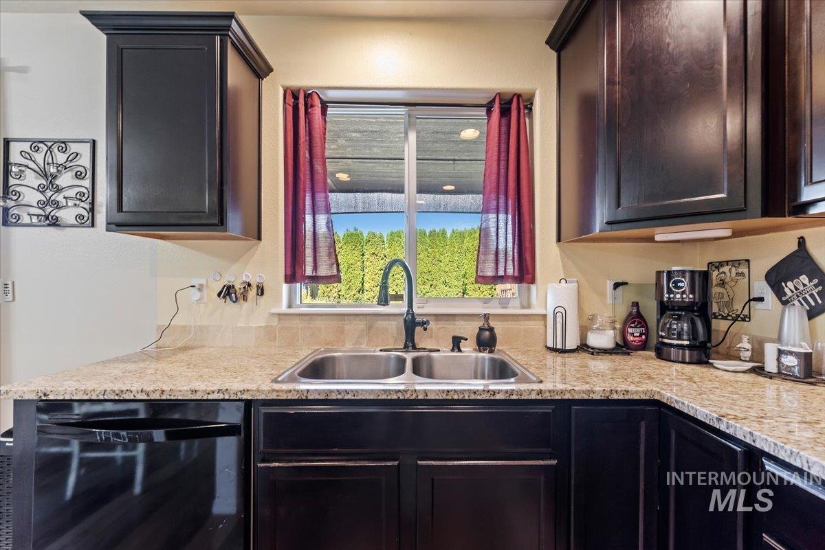 6586 E Gardenia Ln. Property Photo 17