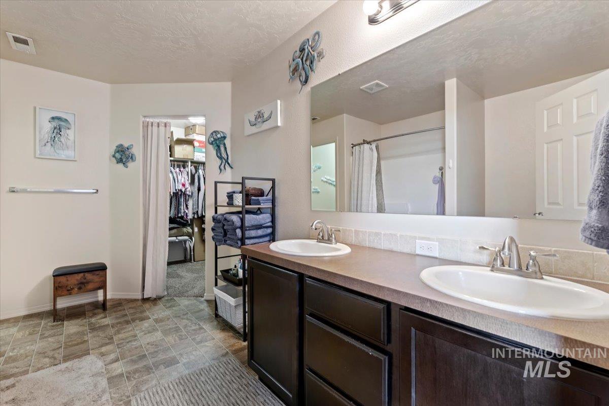 6586 E Gardenia Ln. Property Photo 22