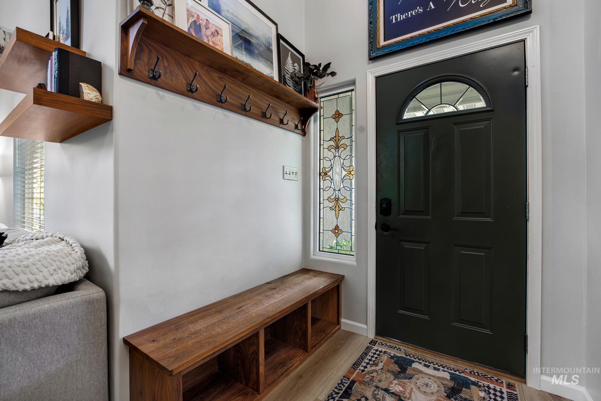 533 Cypress Way Property Photo 4