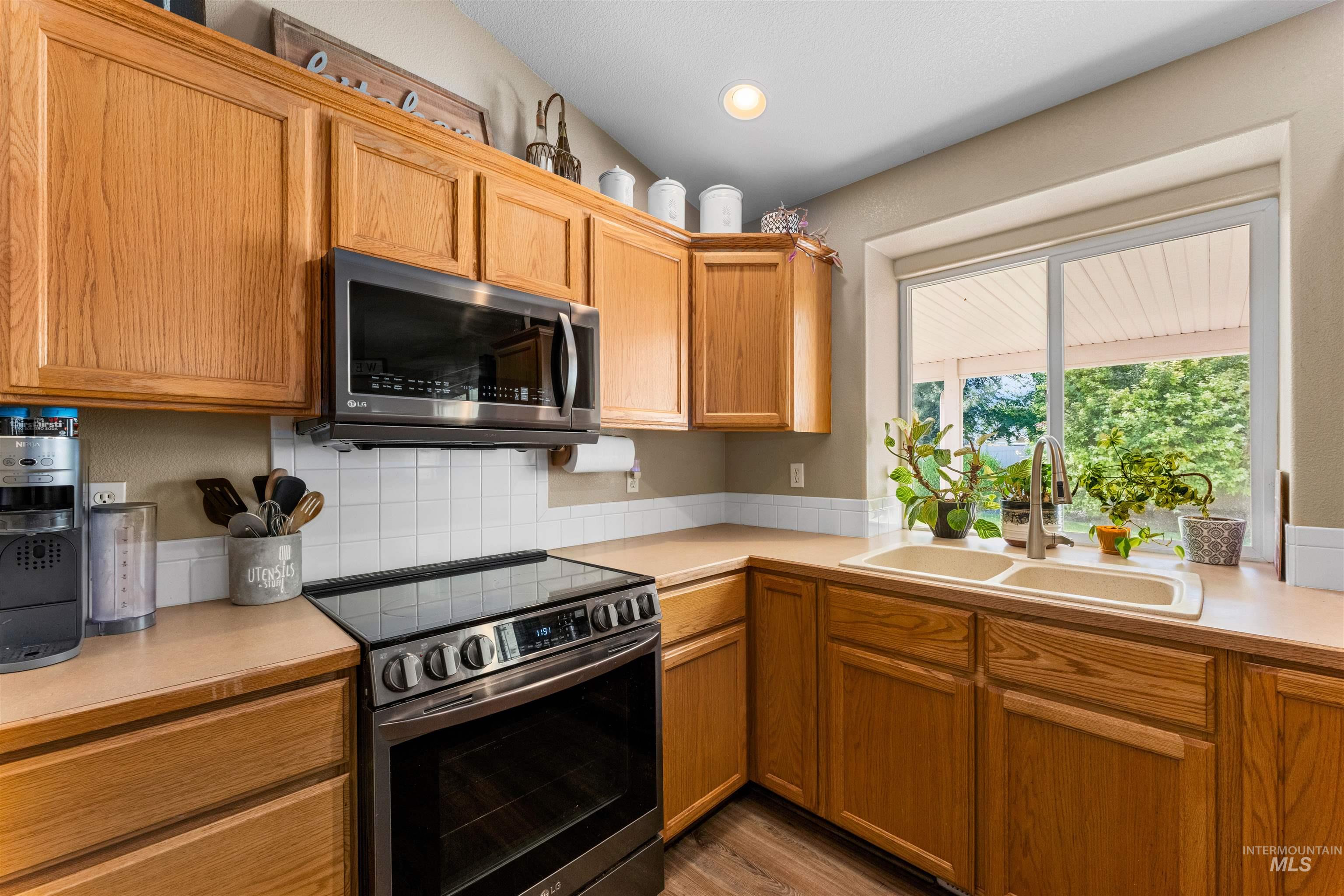 4123 E Park Ridge Drive Property Photo 18