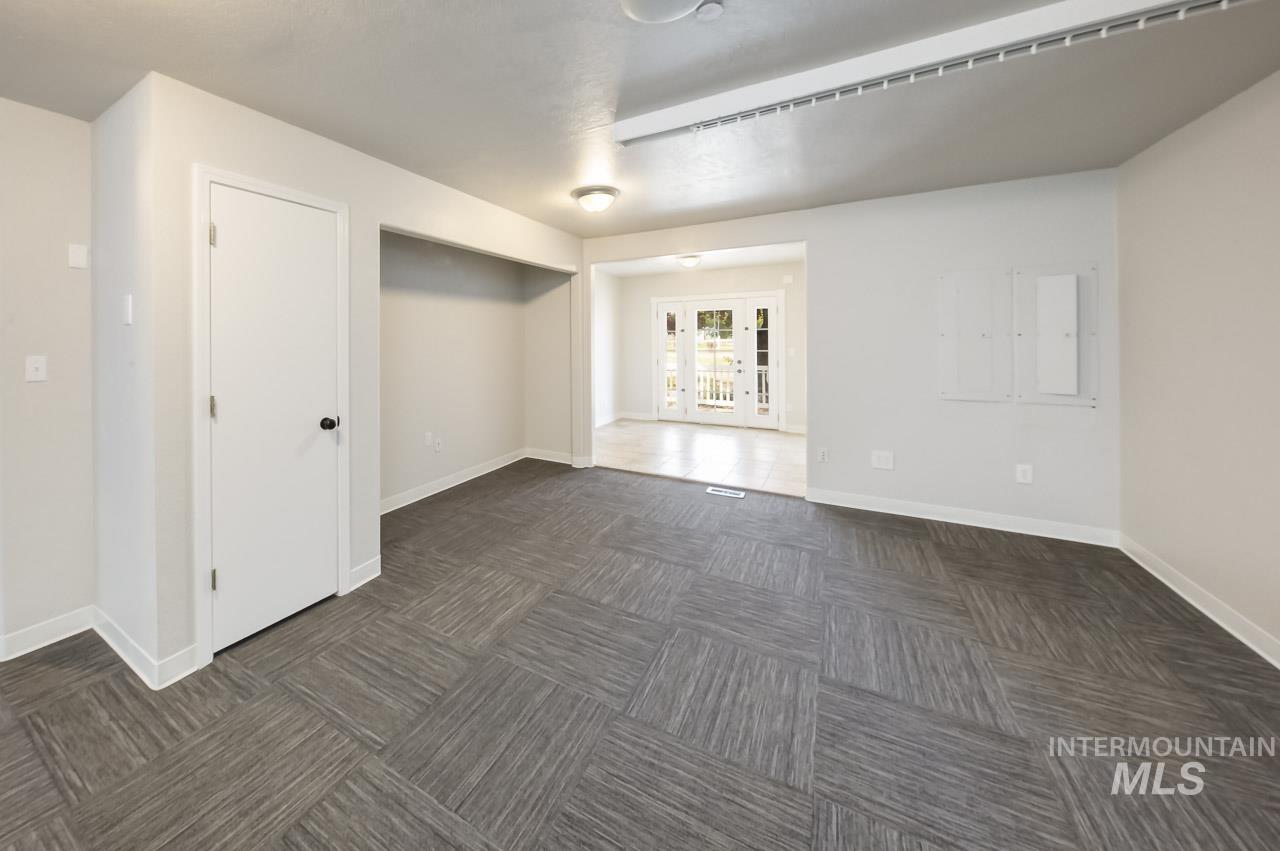 11426 Lone Star Road Property Photo 4