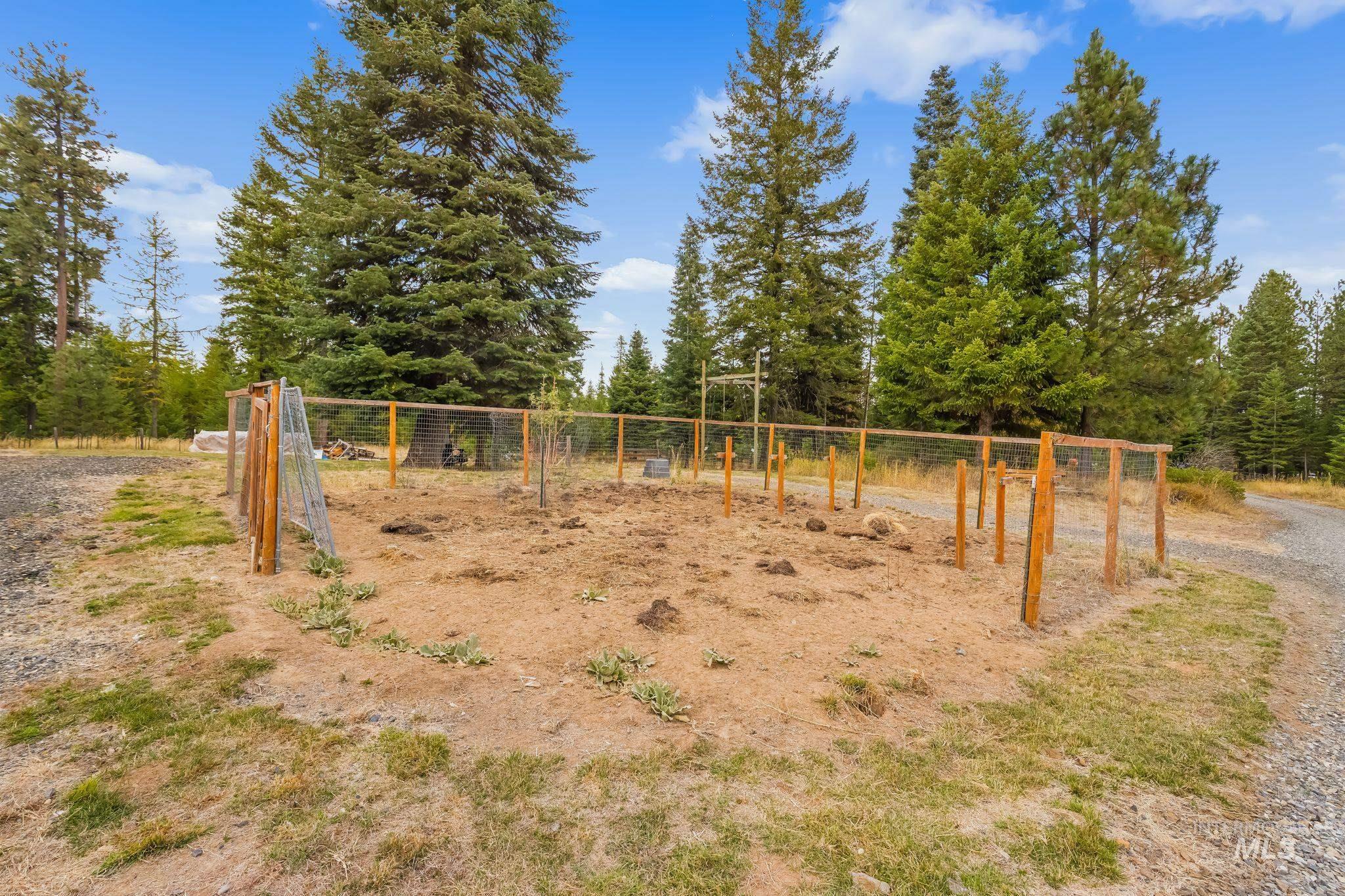 3989 E Mountain Rd. Property Photo 25