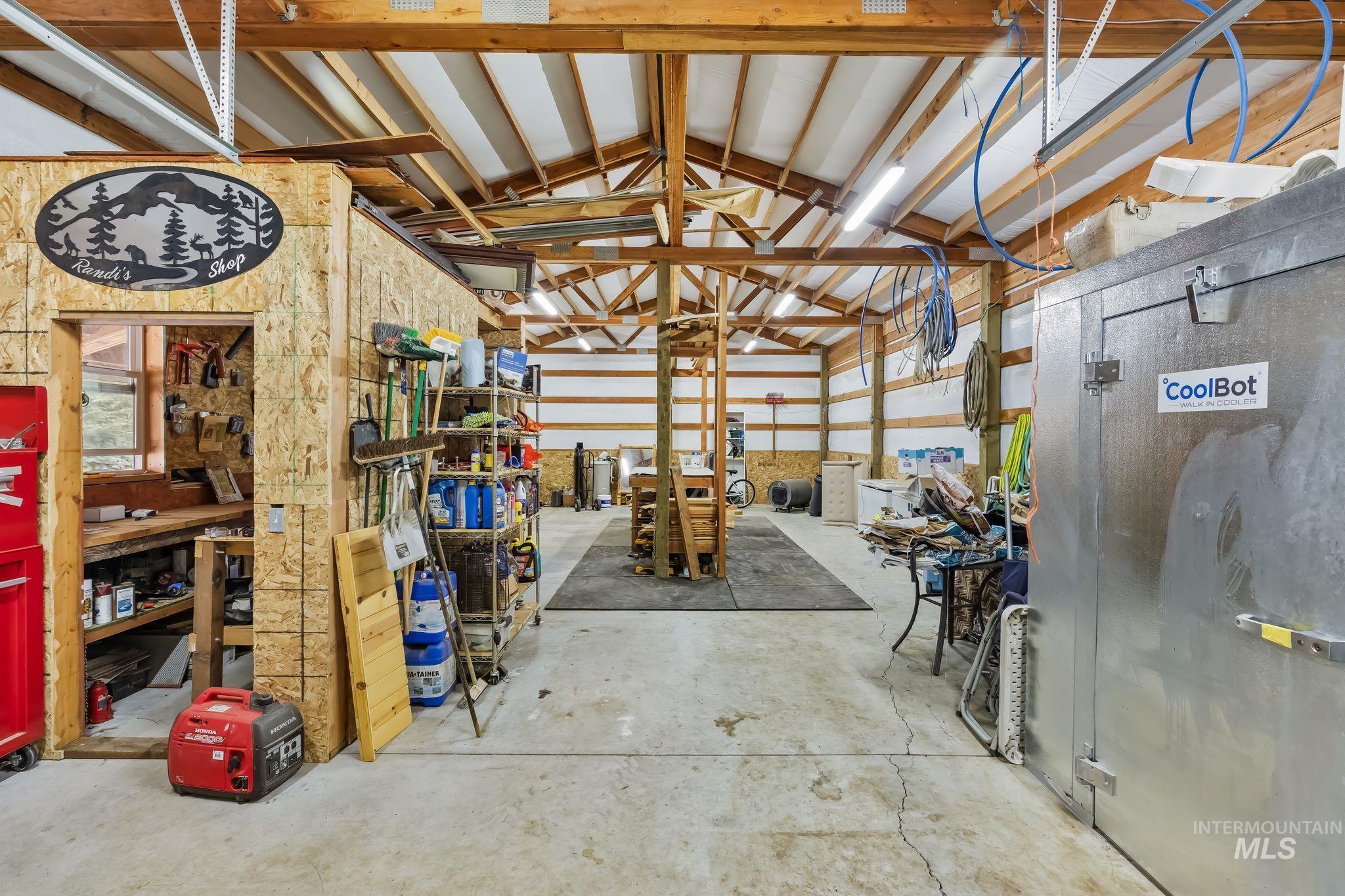 3989 E Mountain Rd. Property Photo 32