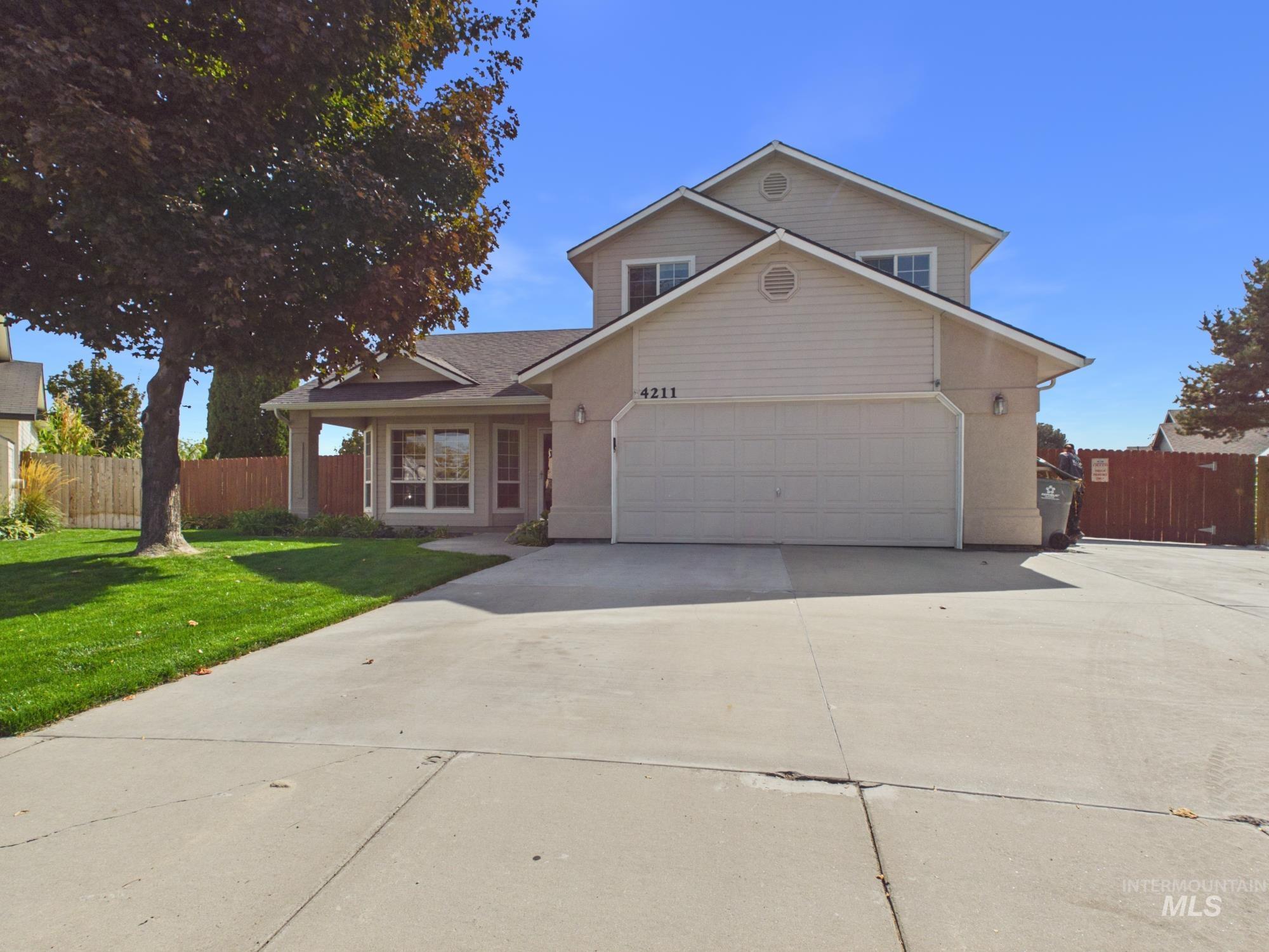 1422 E Jasmine