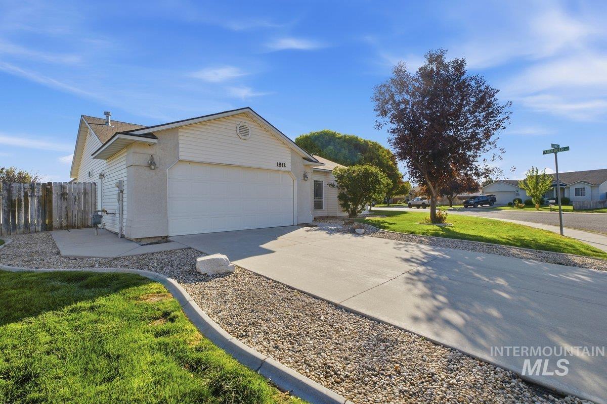 1812 S Camas St Property Photo 3