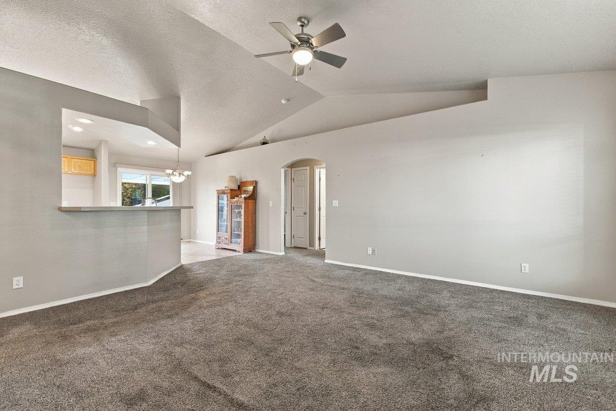 1812 S Camas St Property Photo 5