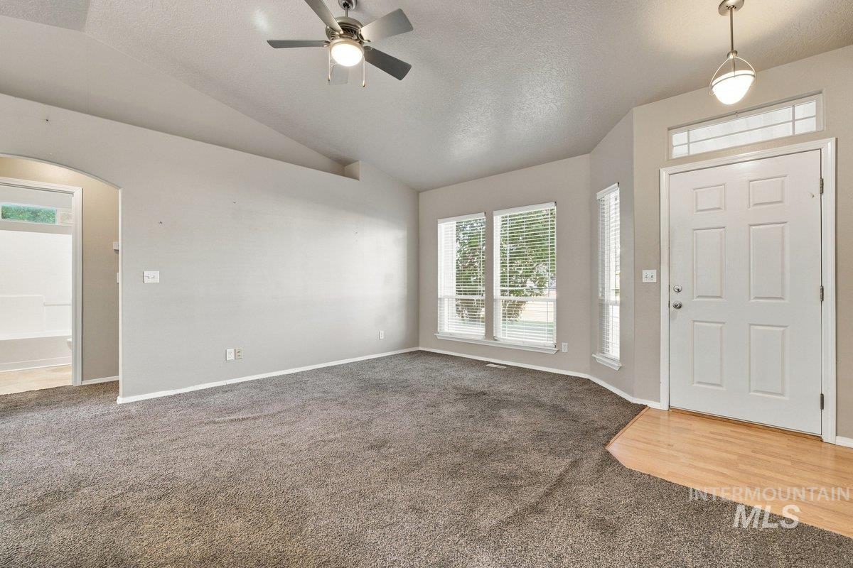 1812 S Camas St Property Photo 6