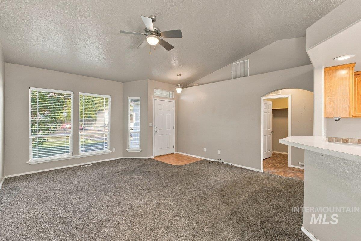 1812 S Camas St Property Photo 8