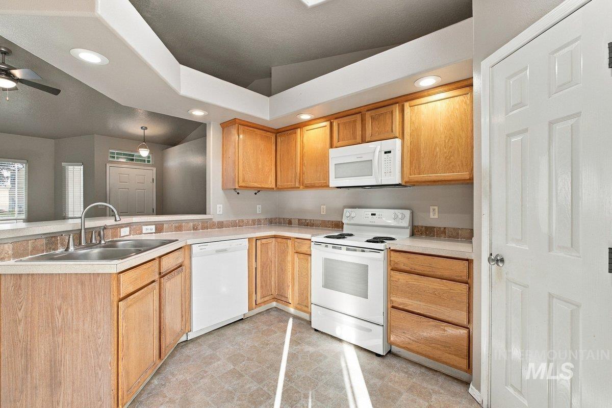 1812 S Camas St Property Photo 9