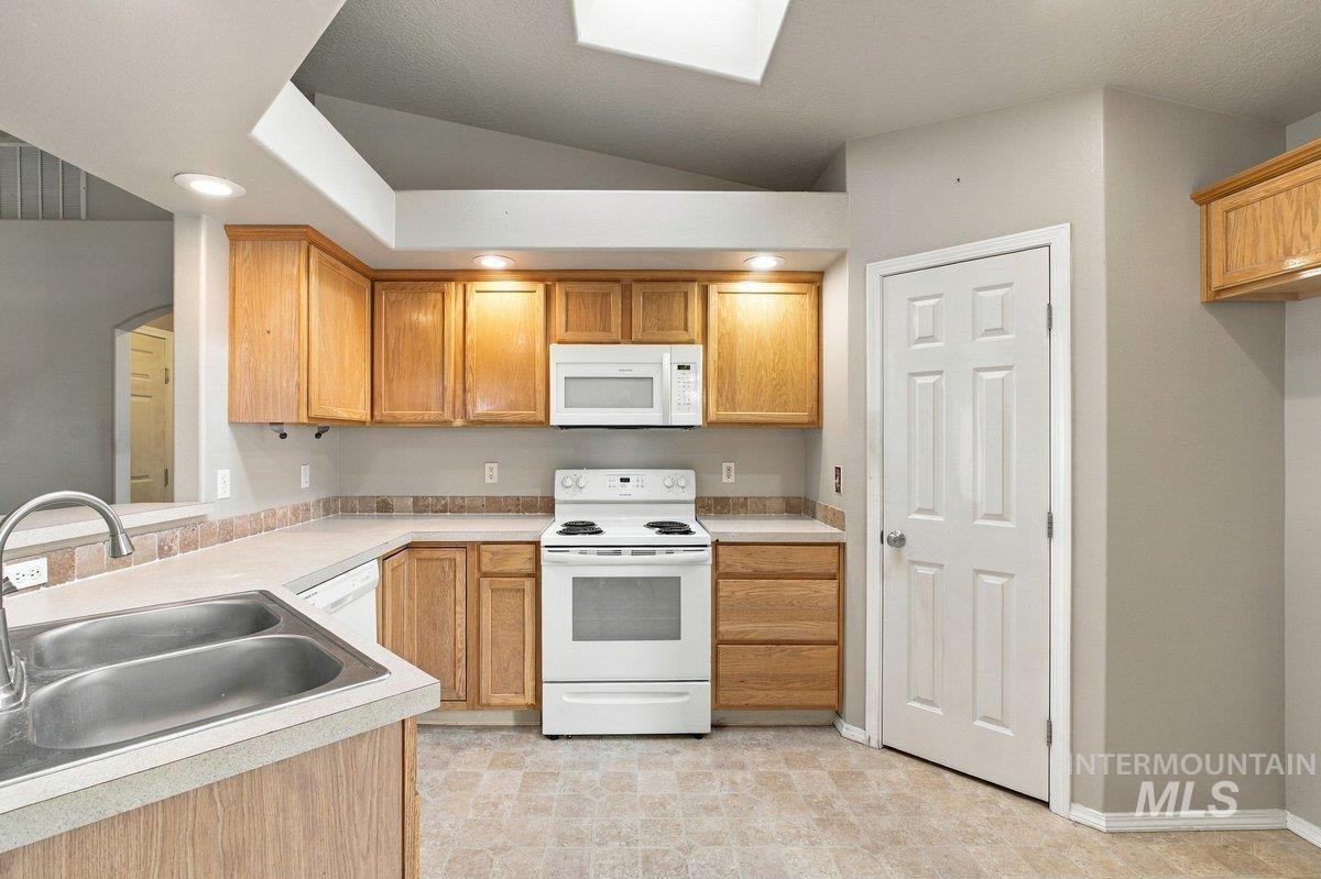 1812 S Camas St Property Photo 11
