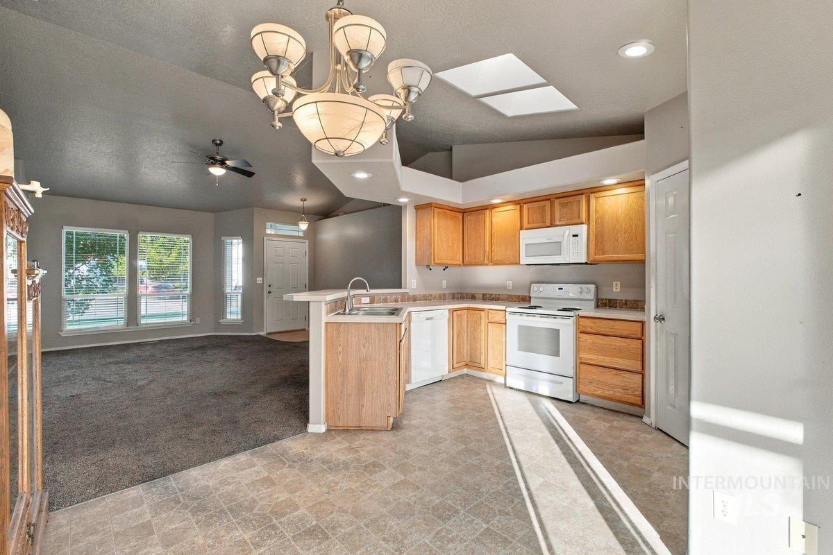 1812 S Camas St Property Photo 12