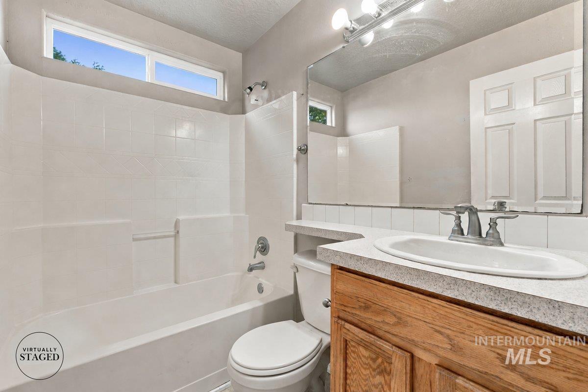 1812 S Camas St Property Photo 14