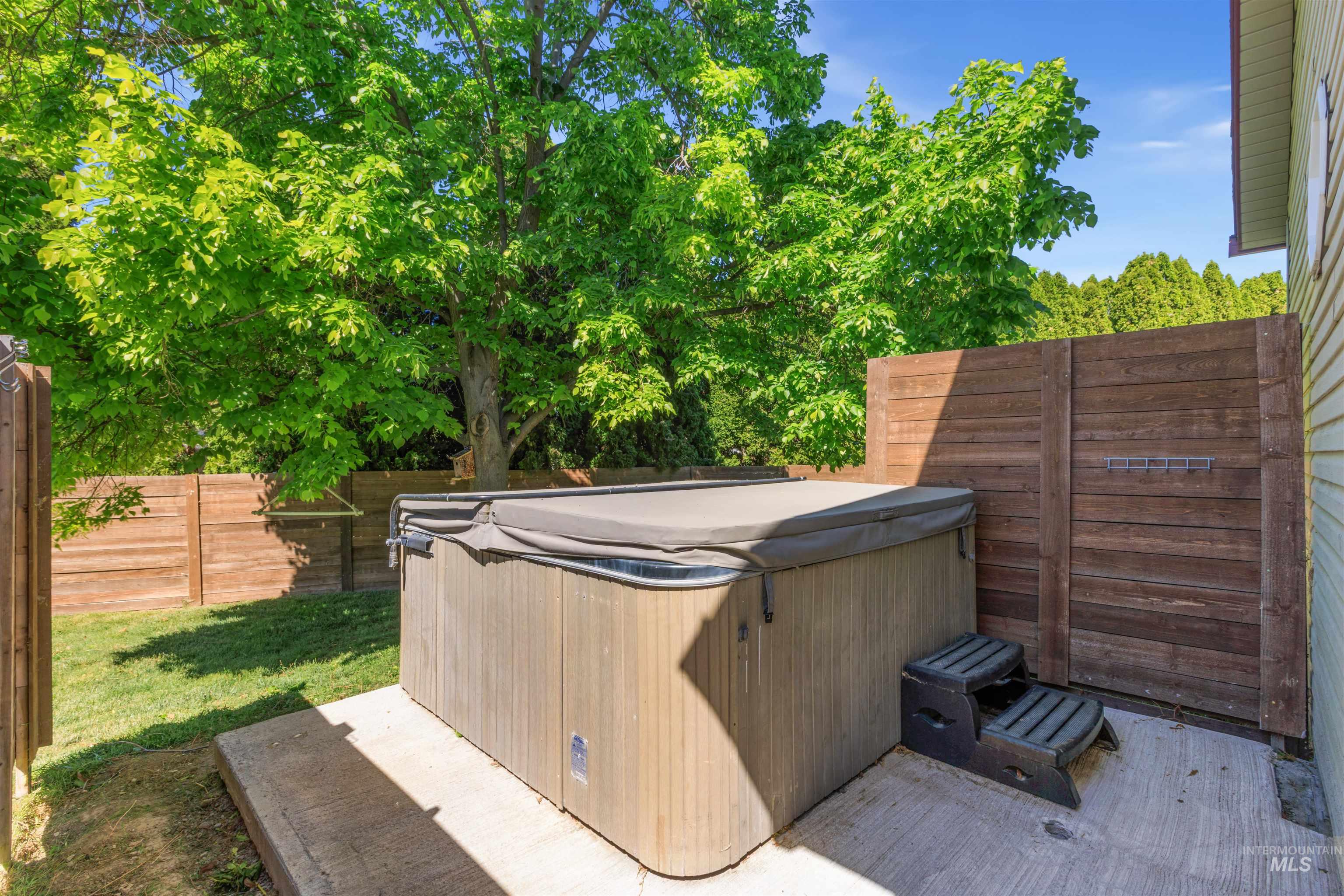 3625 Wilson Ln Property Photo 11