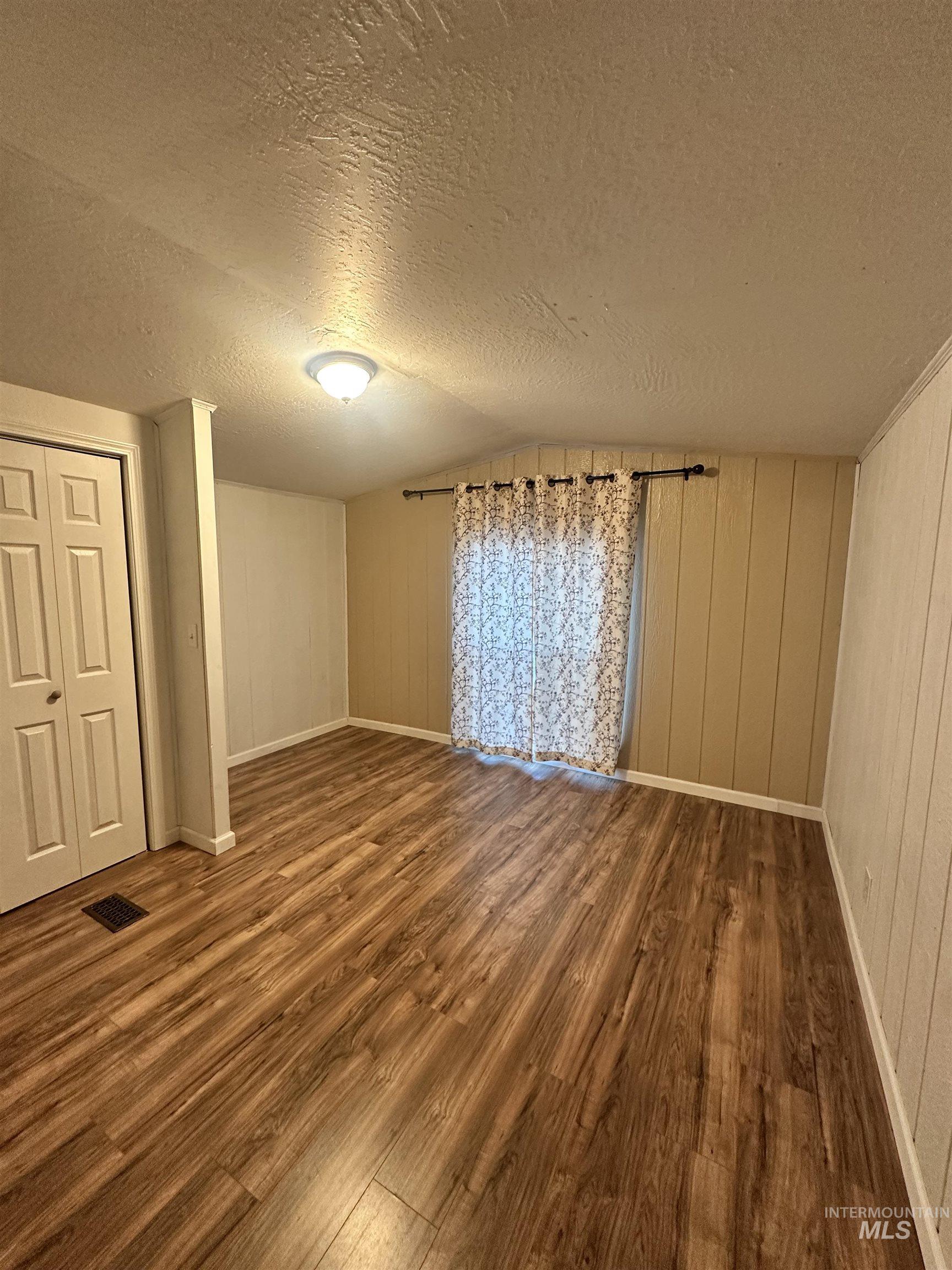 1008 20th Ave Property Photo 6