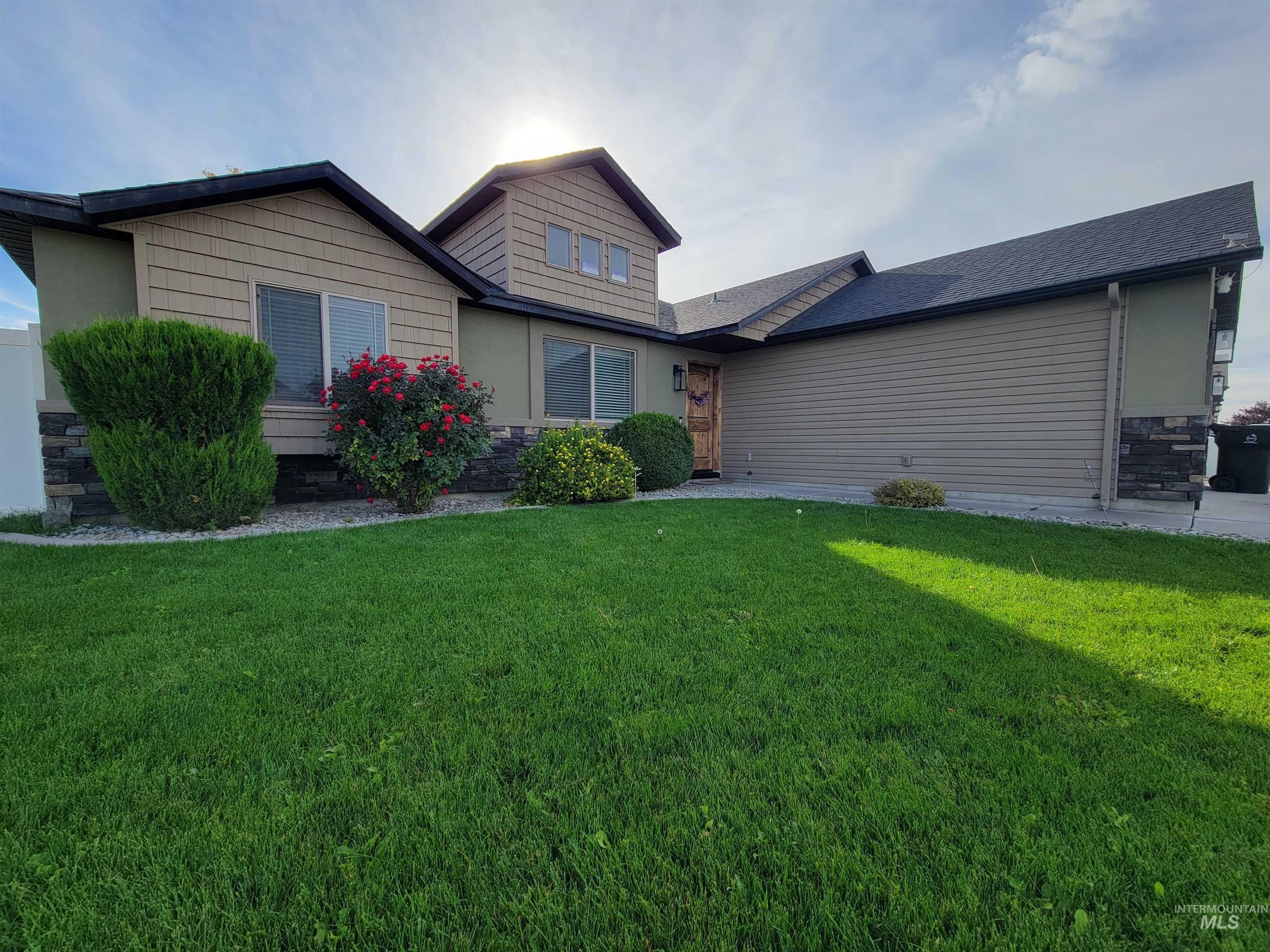 2536 Yellowstone Trail Property Photo 2