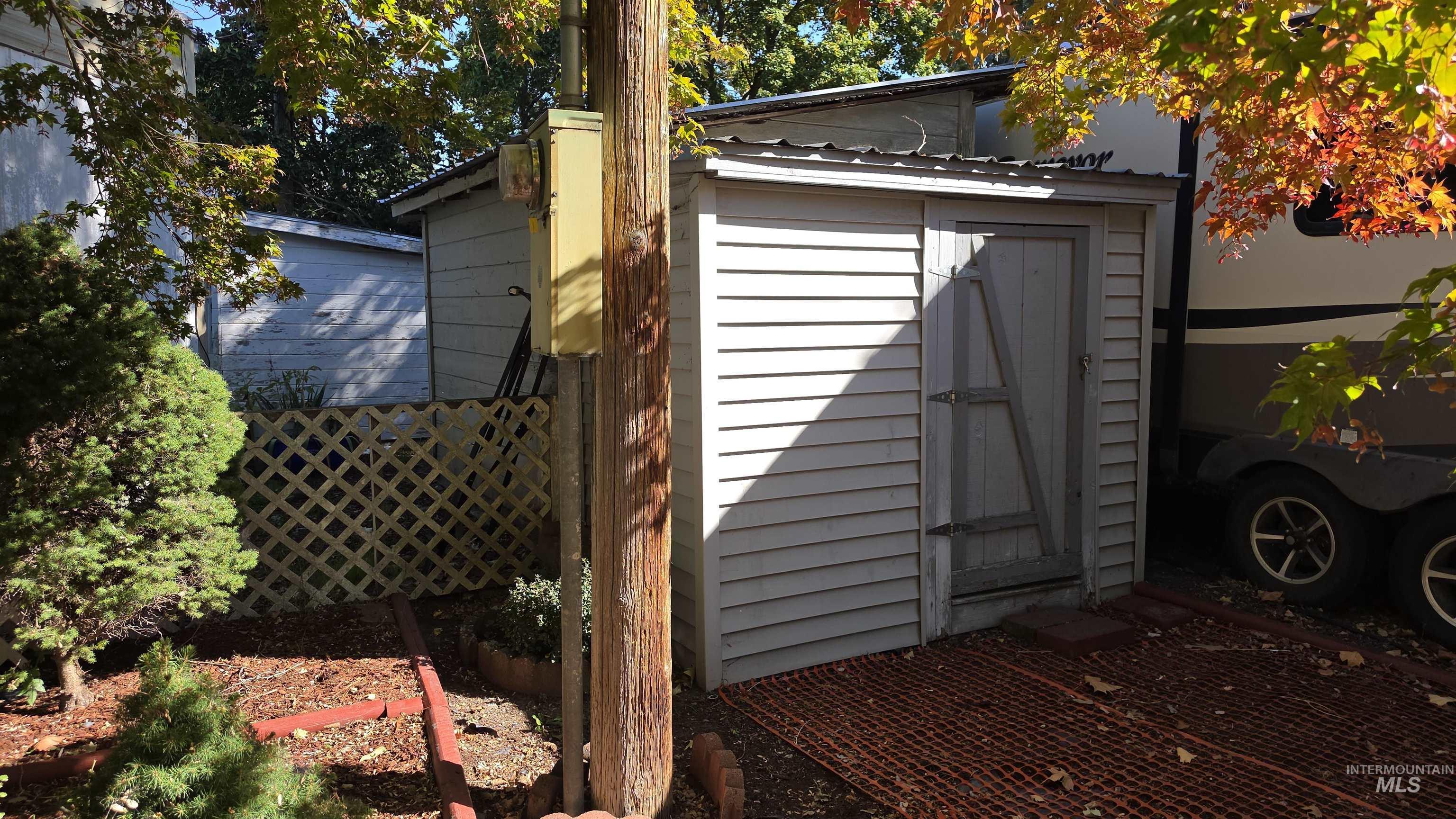 3526 11th St. Property Photo 5