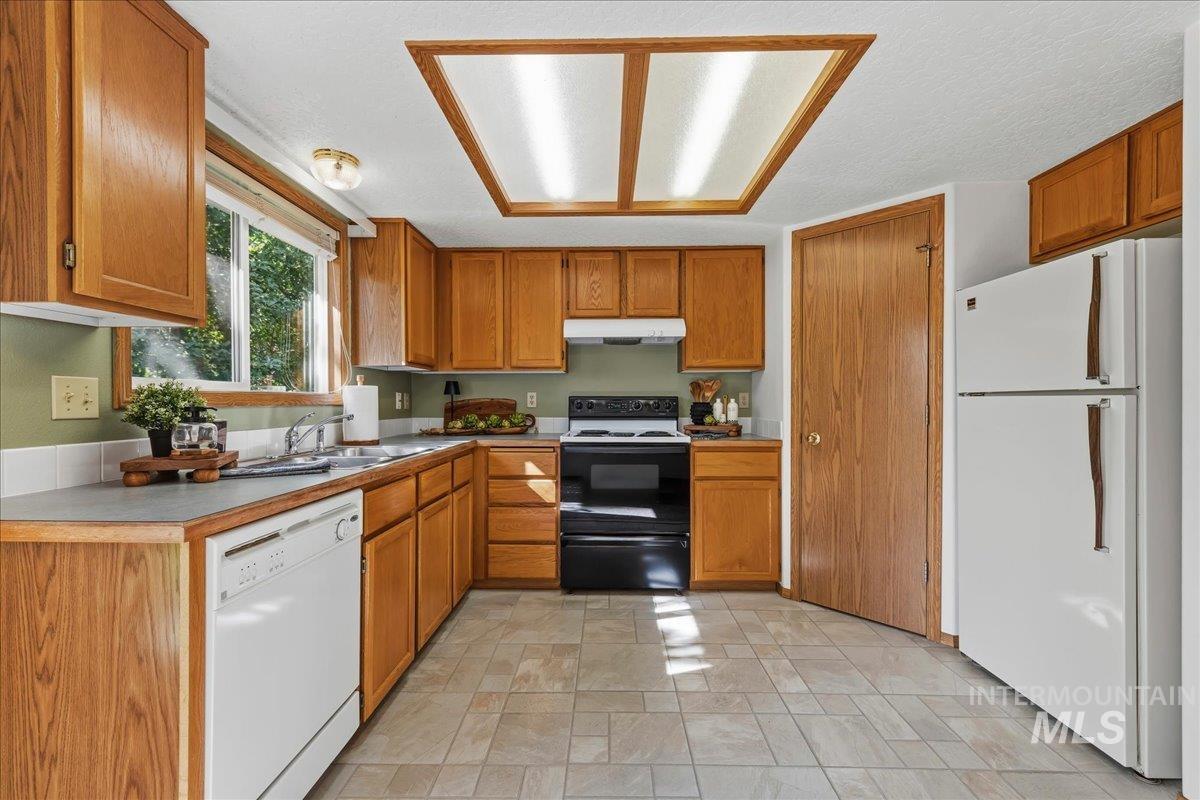 2515 Sunflower Property Photo 8