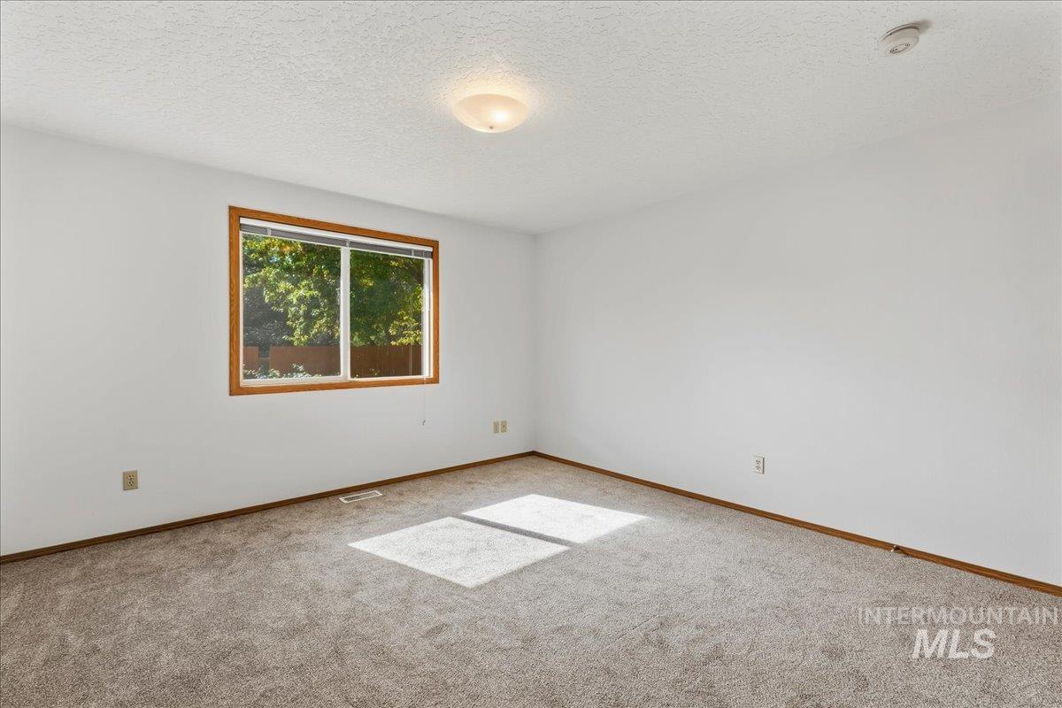 2515 Sunflower Property Photo 11