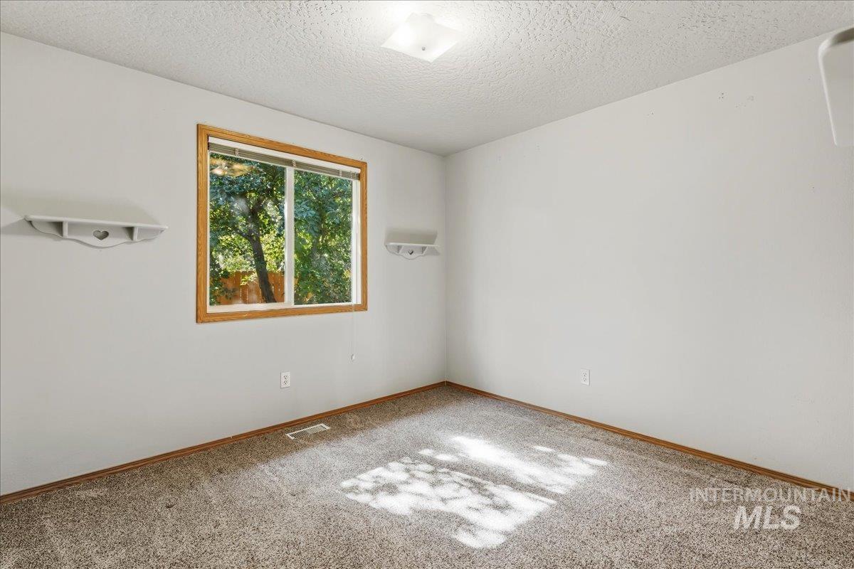 2515 Sunflower Property Photo 13
