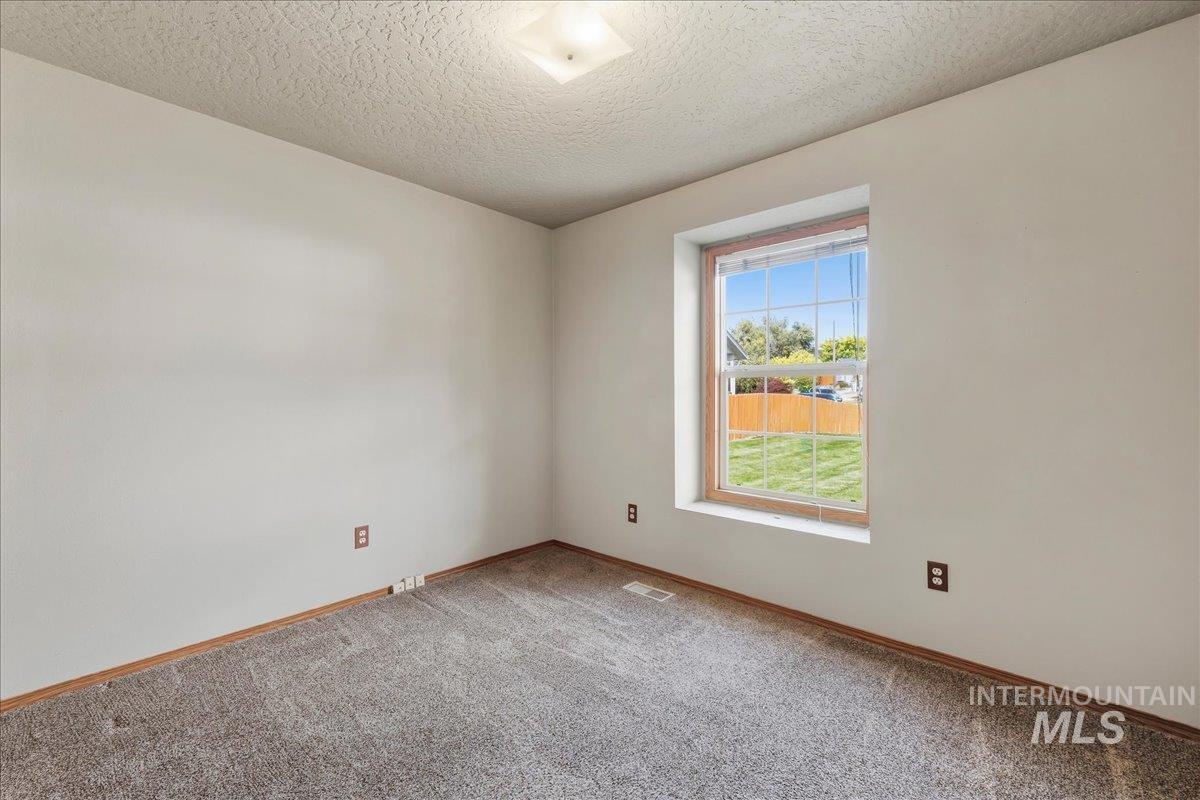 2515 Sunflower Property Photo 15